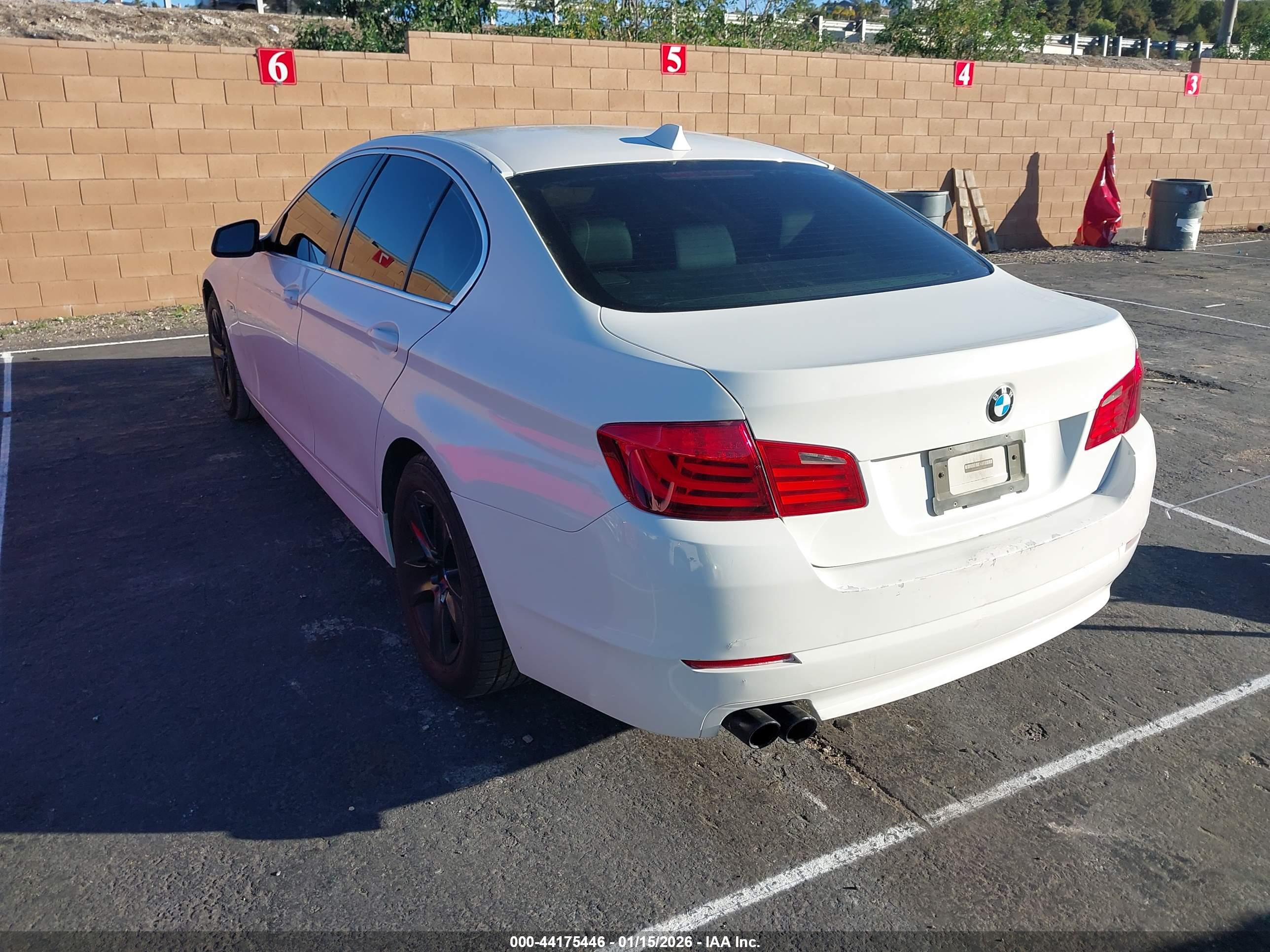 BMW 528I image 3