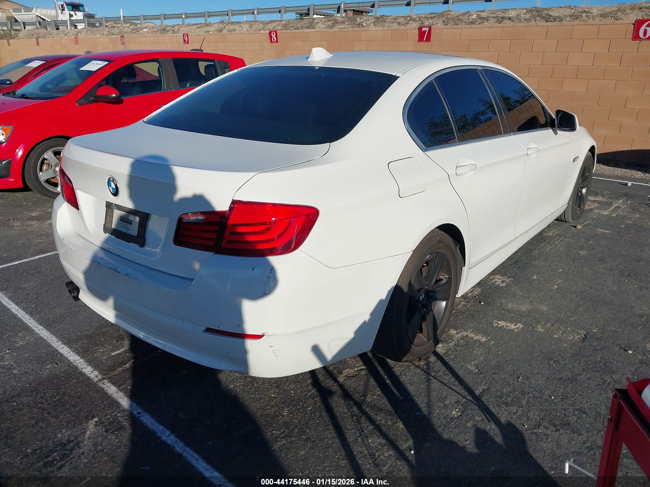 BMW 528I image 4