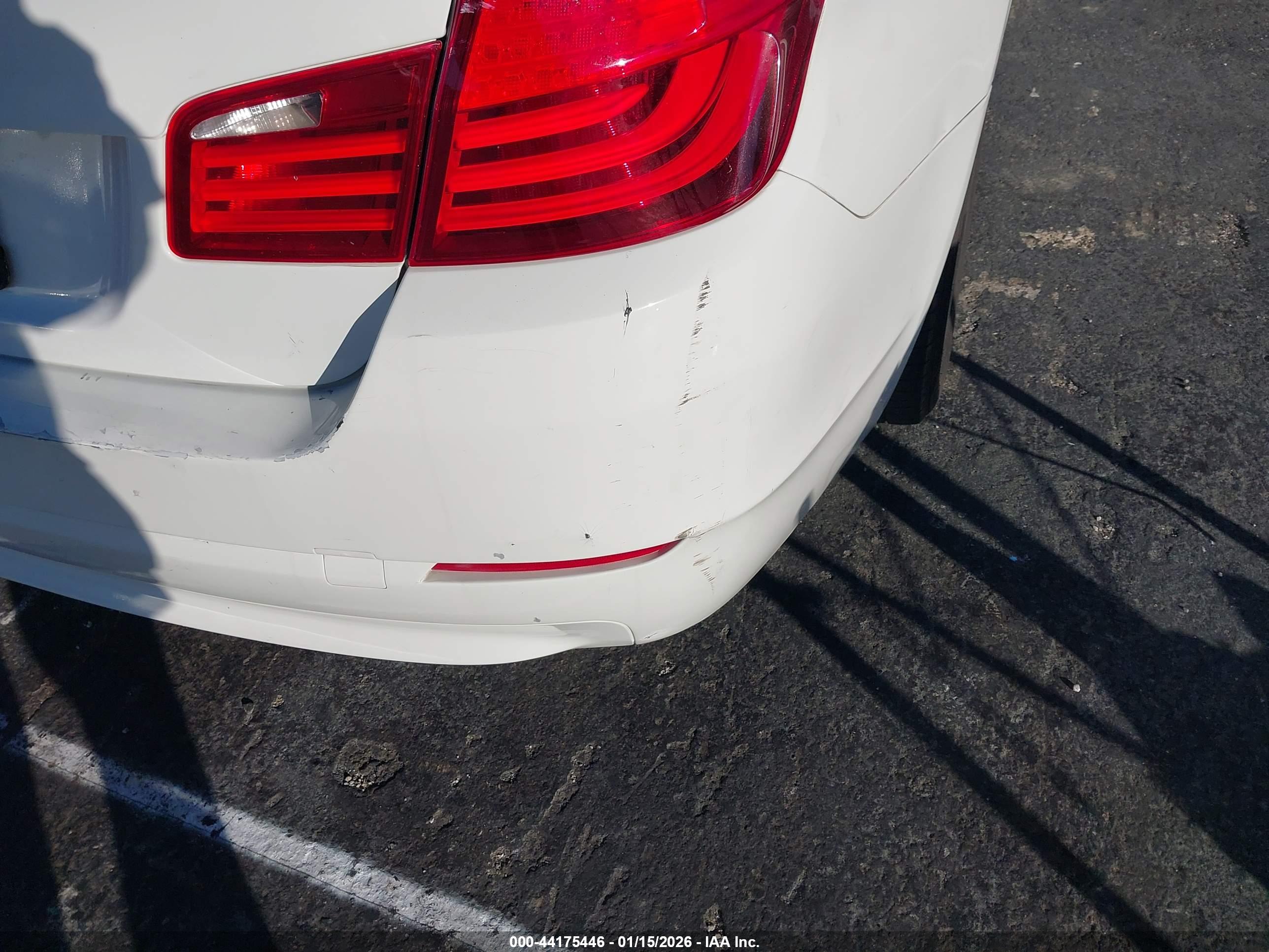 BMW 528I image 6