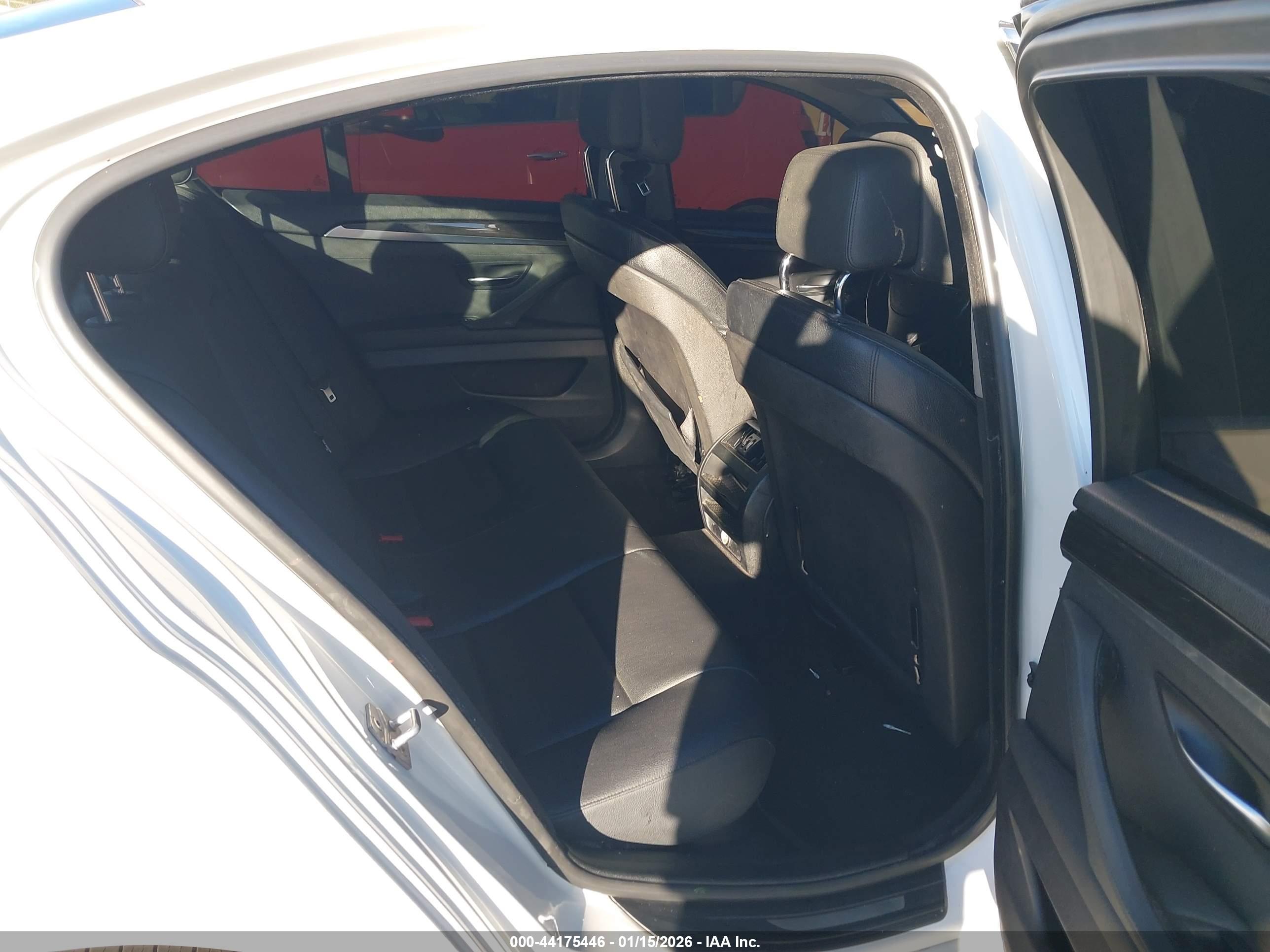BMW 528I image 8