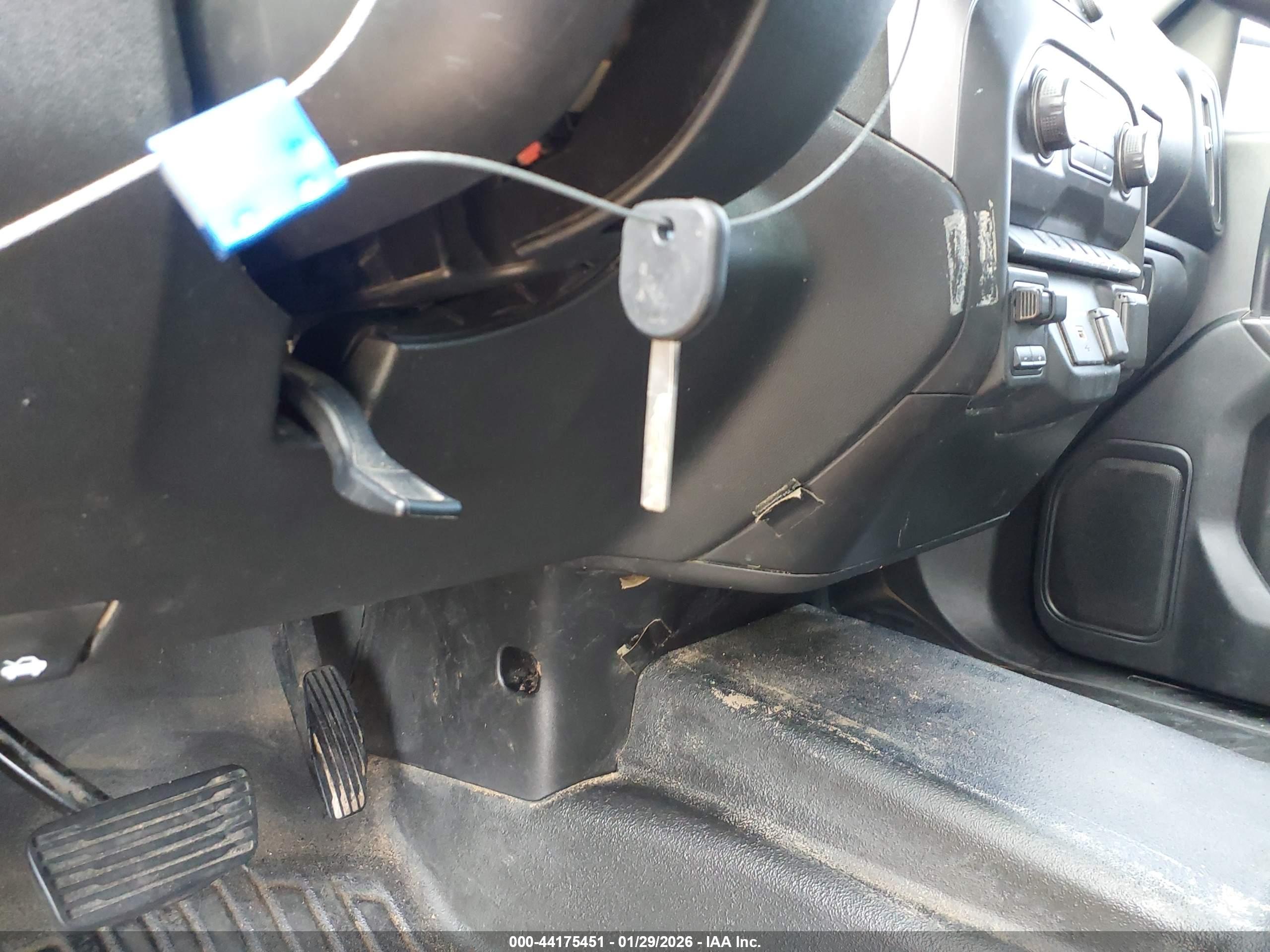 CHEVROLET SILVERADO image 11