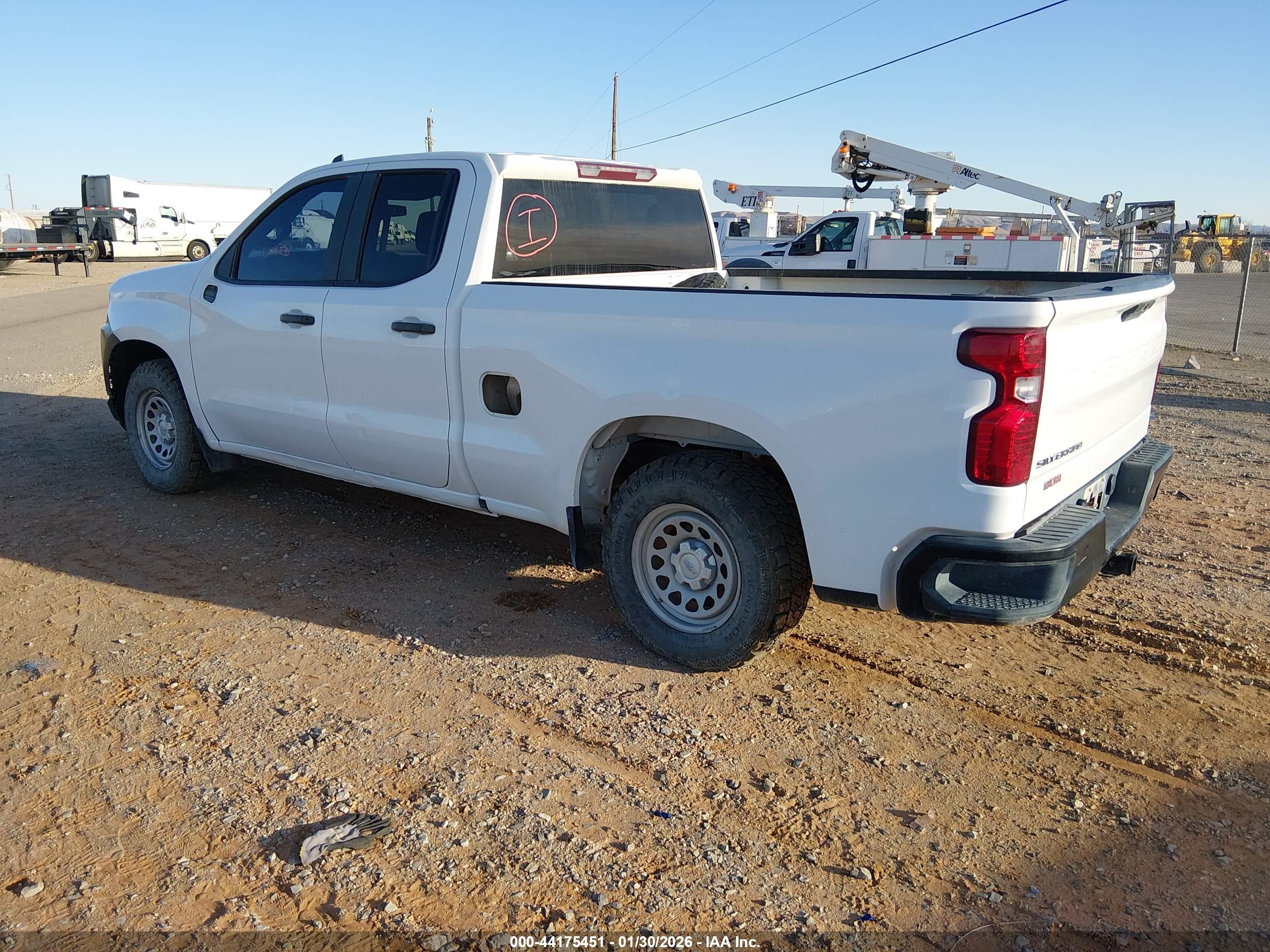 CHEVROLET SILVERADO image 3