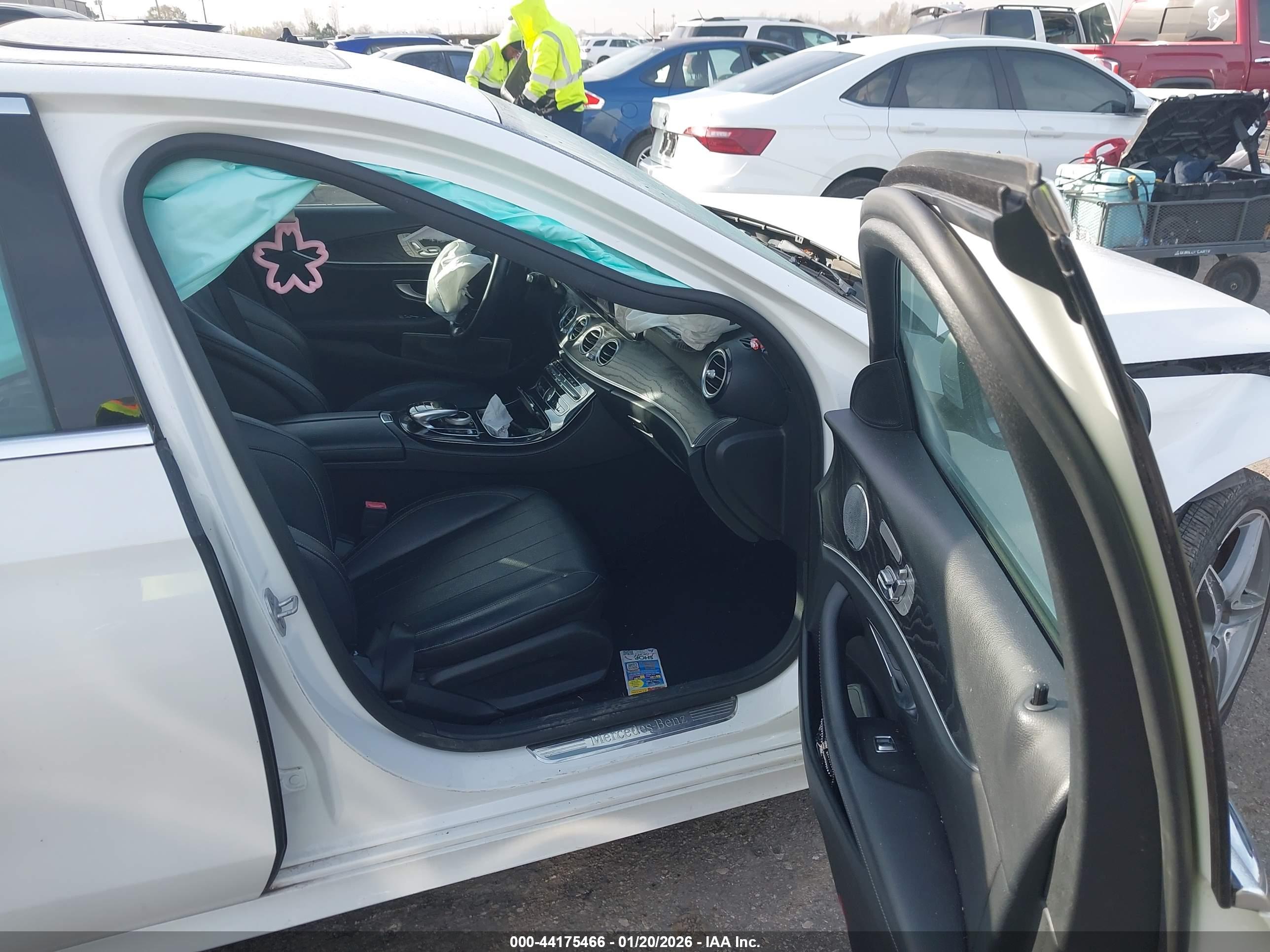 MERCEDES-BENZ E image 5