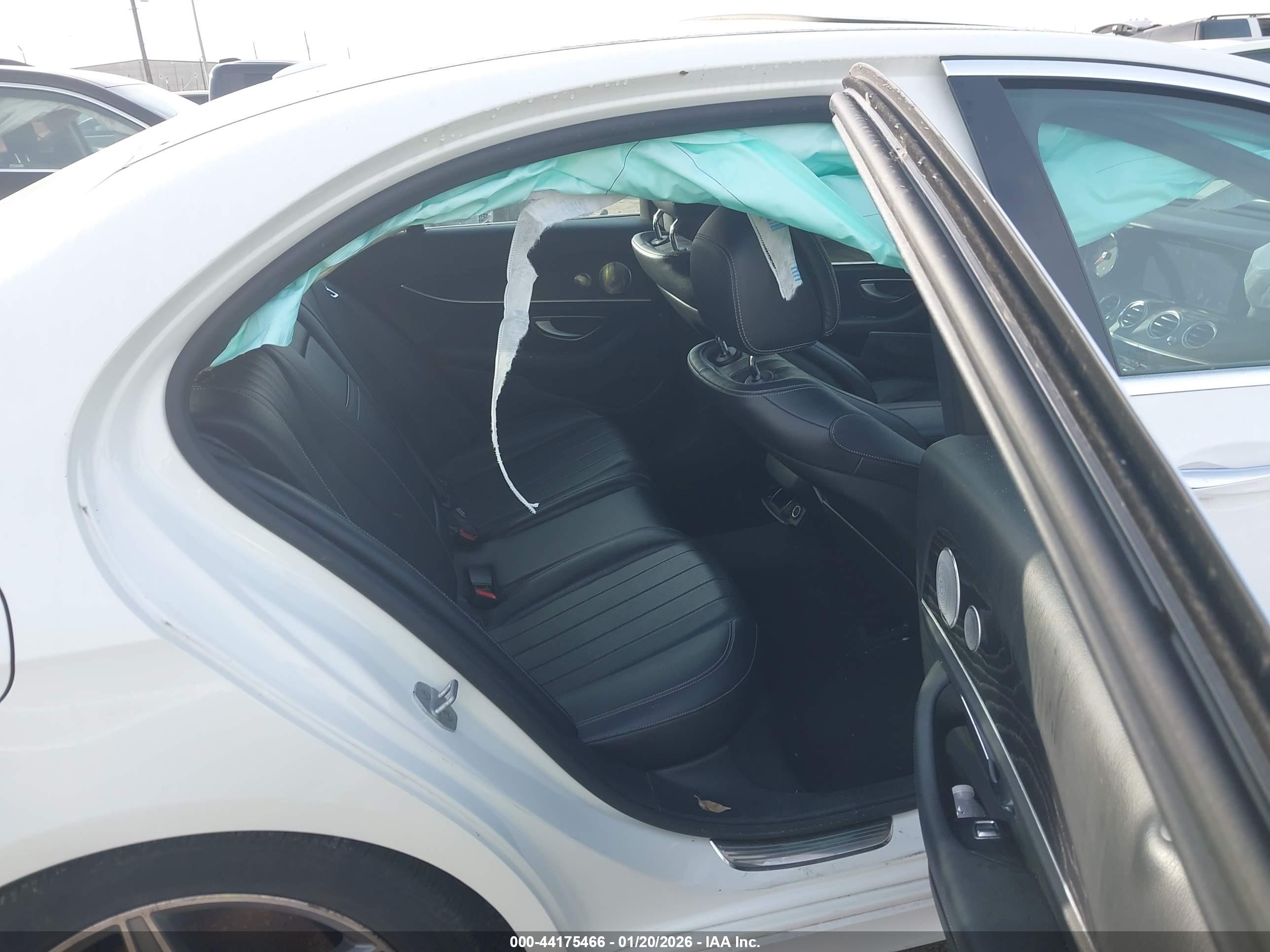 MERCEDES-BENZ E image 8