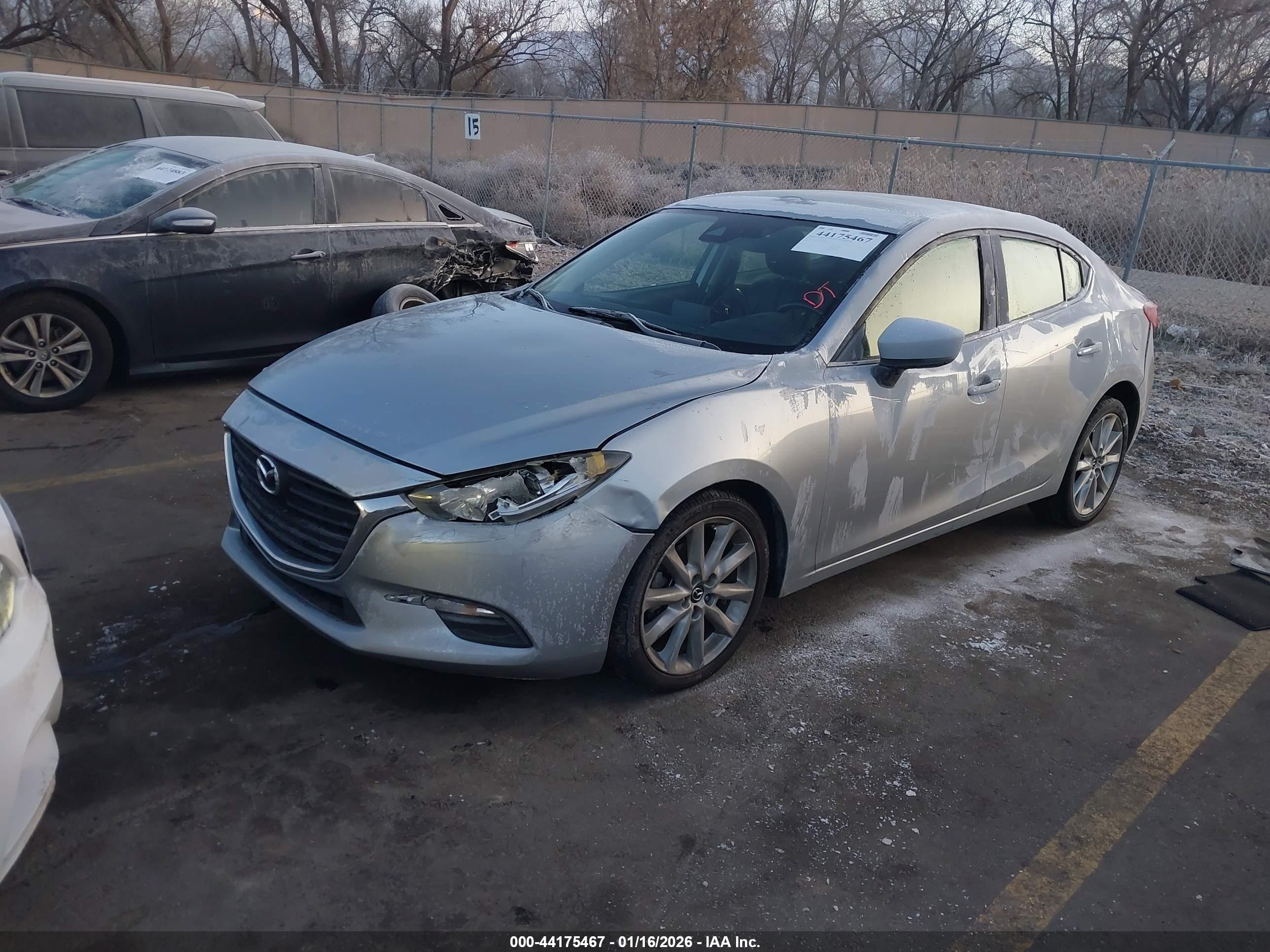 MAZDA MAZDA3 image 2