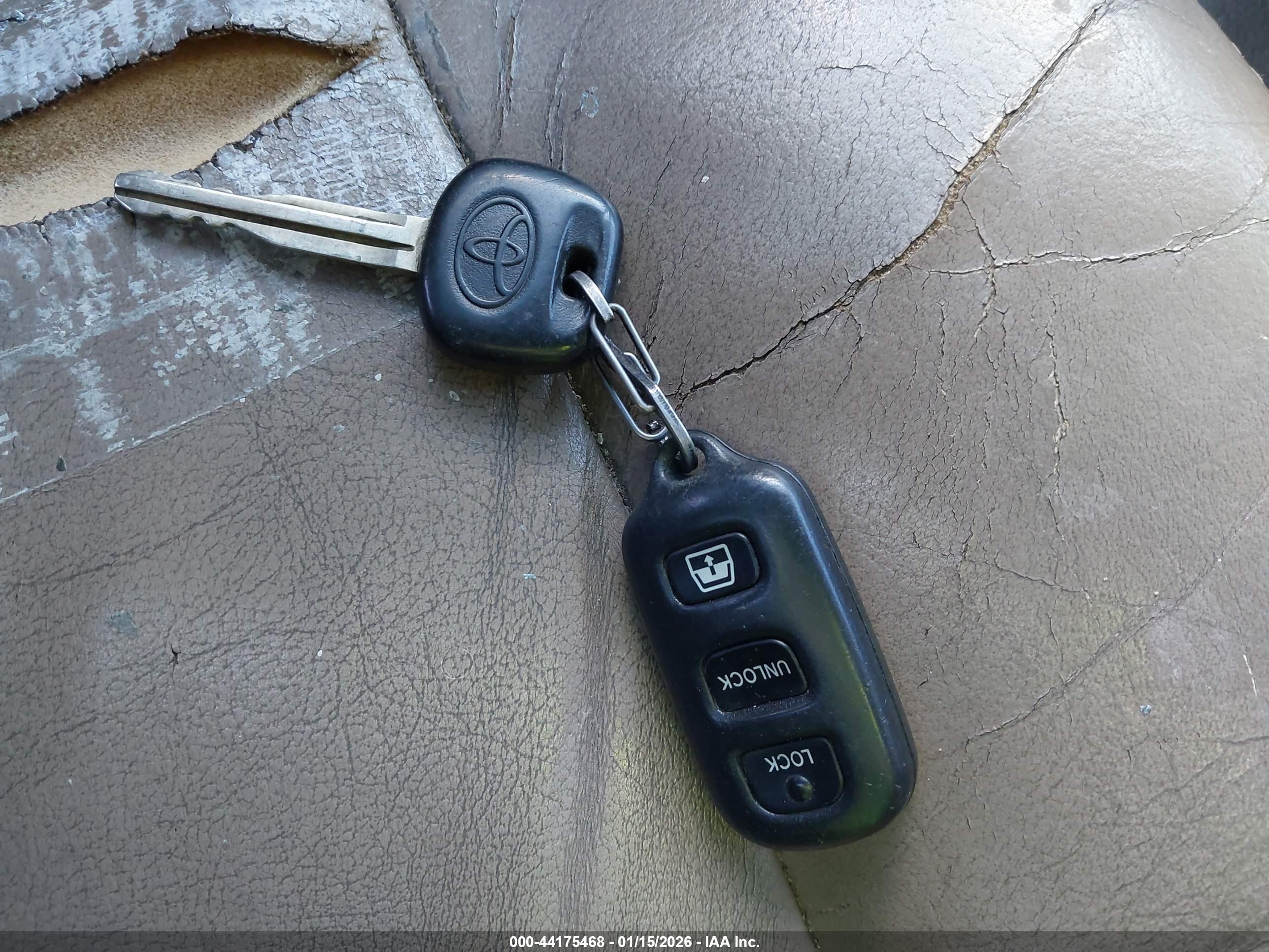 TOYOTA SEQUOIA image 11