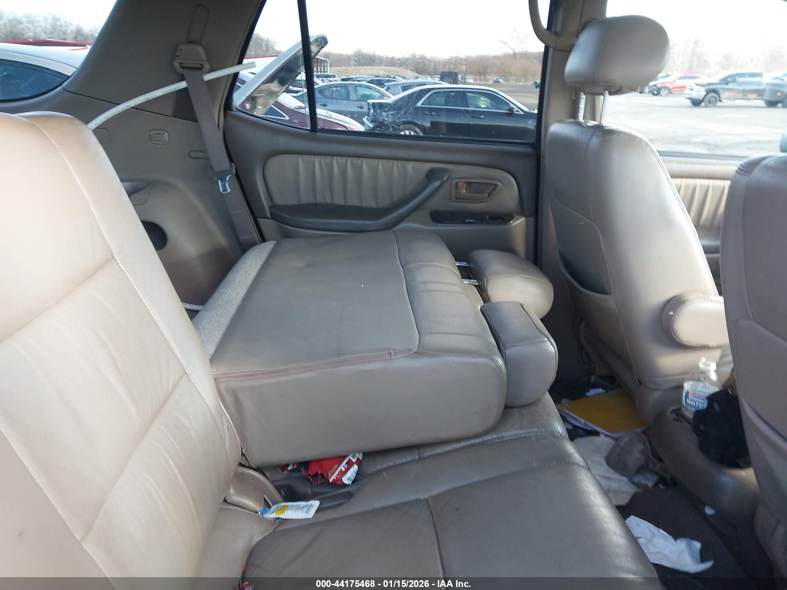 TOYOTA SEQUOIA image 8
