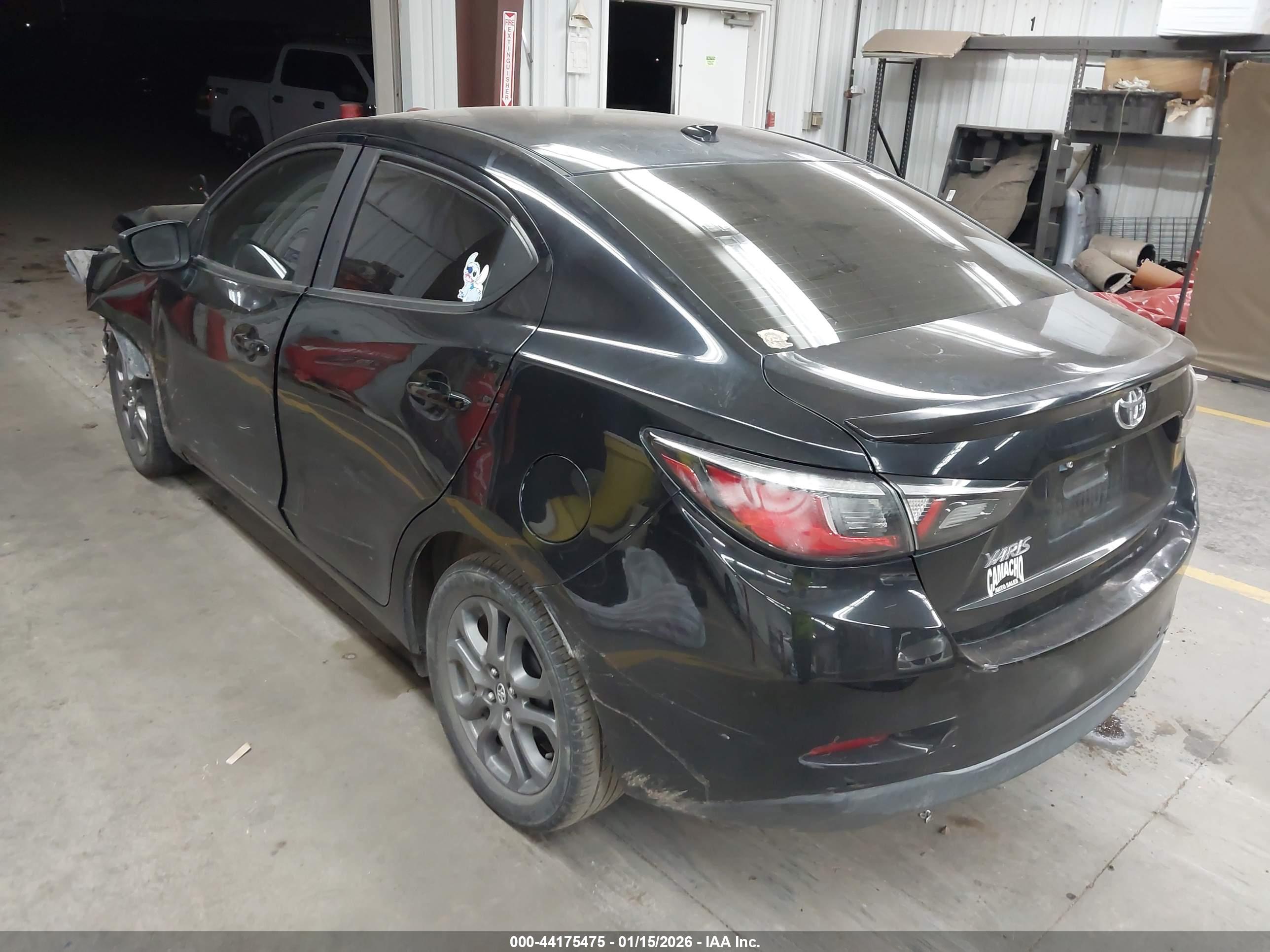 TOYOTA YARIS image 3