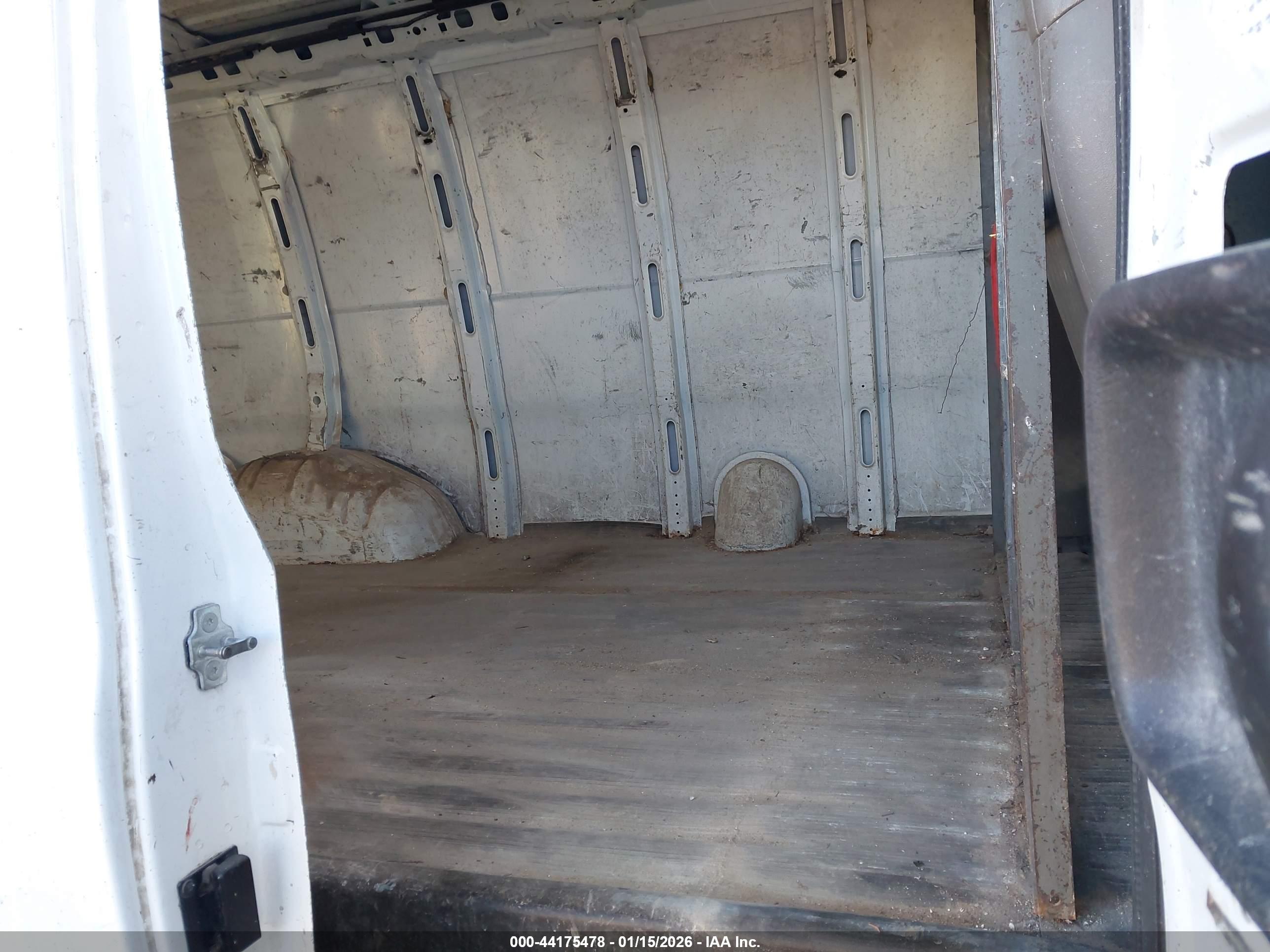 CHEVROLET EXPRESS image 8