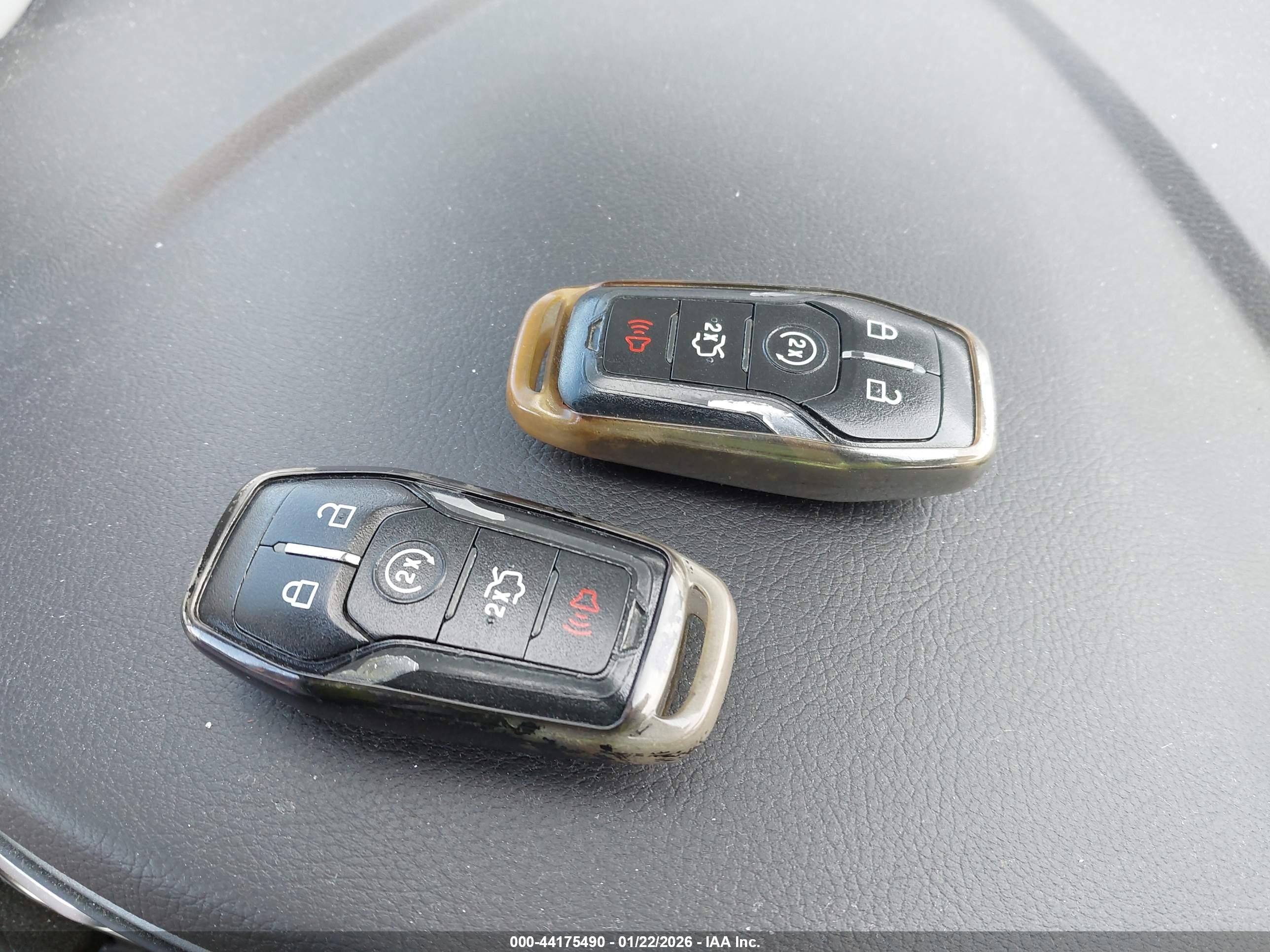 FORD FUSION image 11