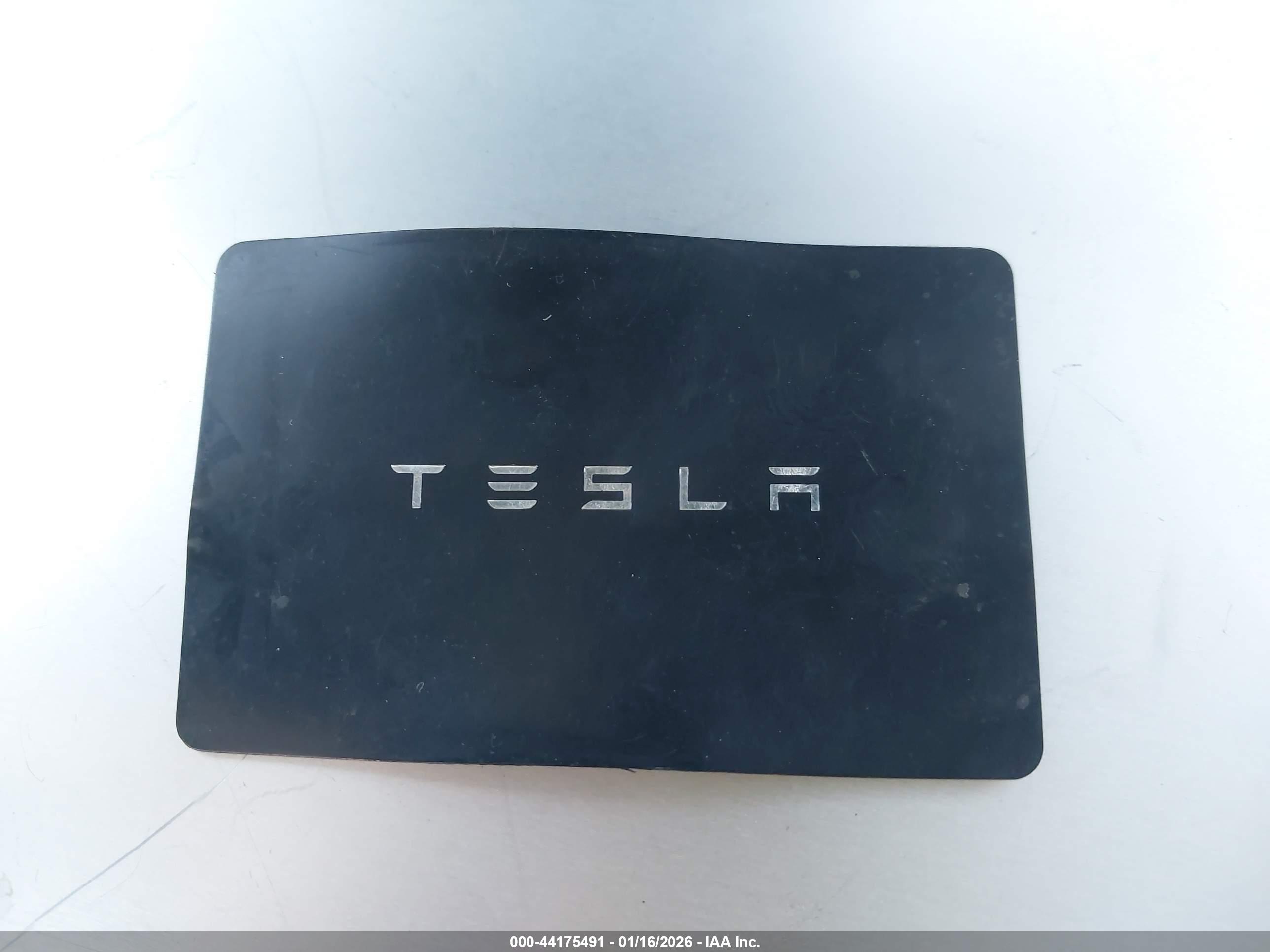 TESLA MODEL image 11