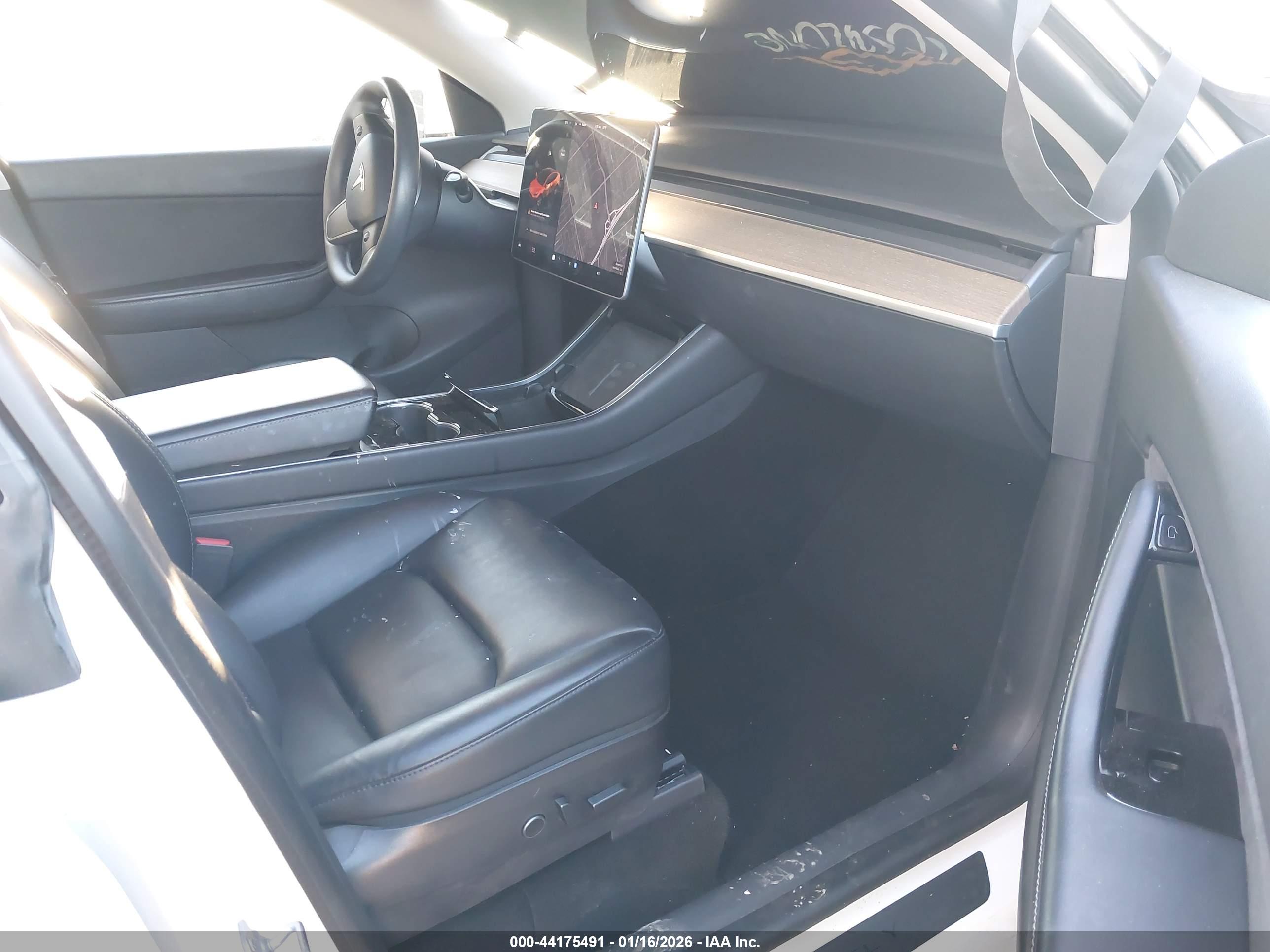 TESLA MODEL image 5