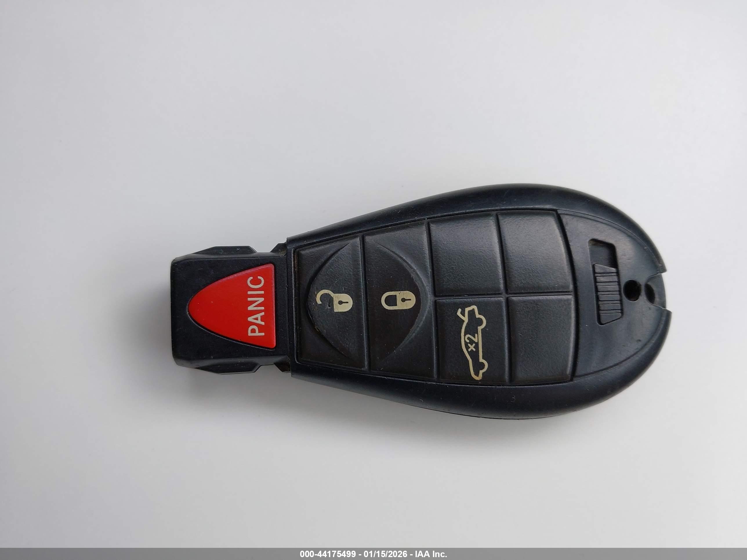 CHRYSLER 300 image 11