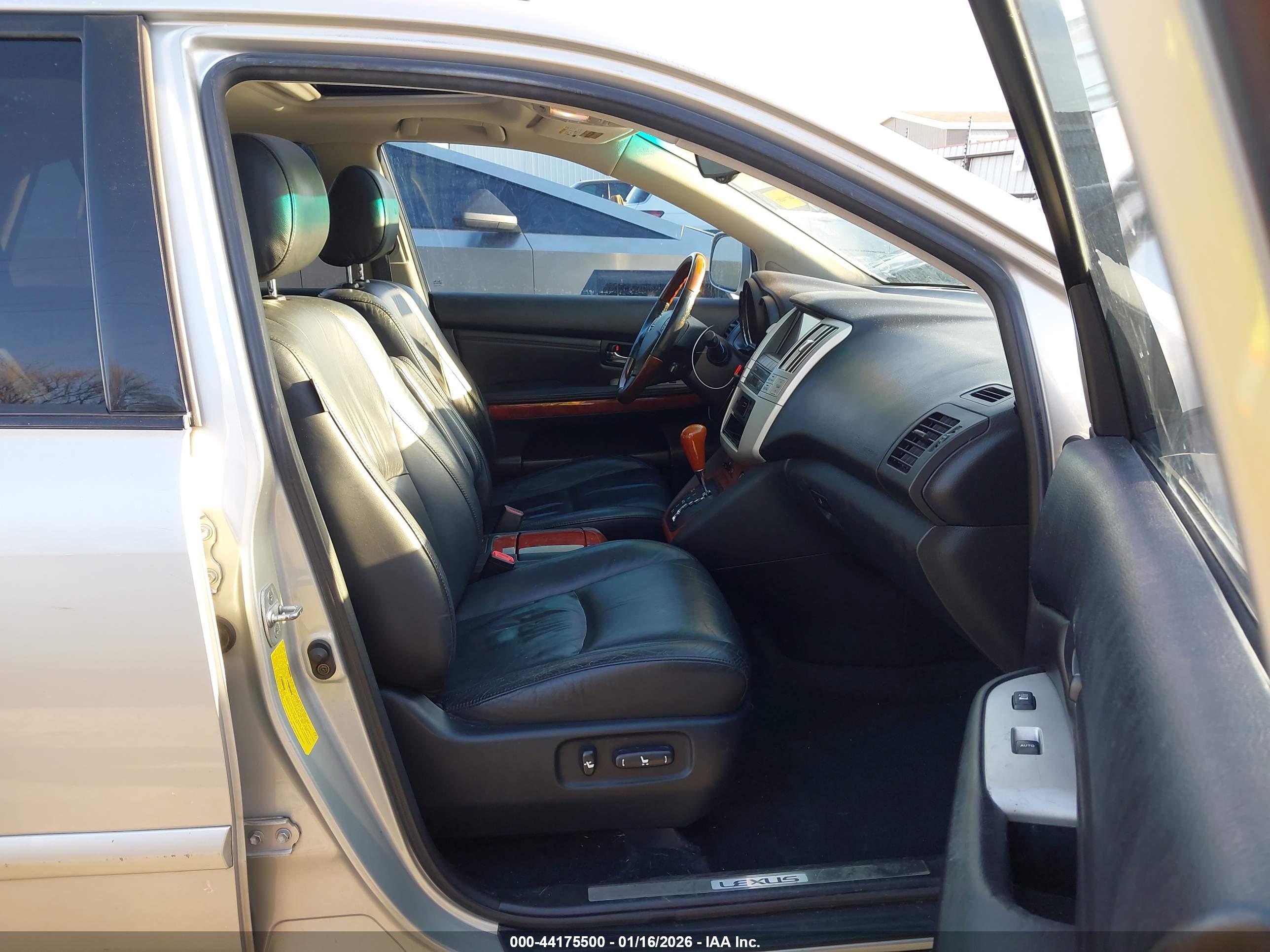 LEXUS RX image 5