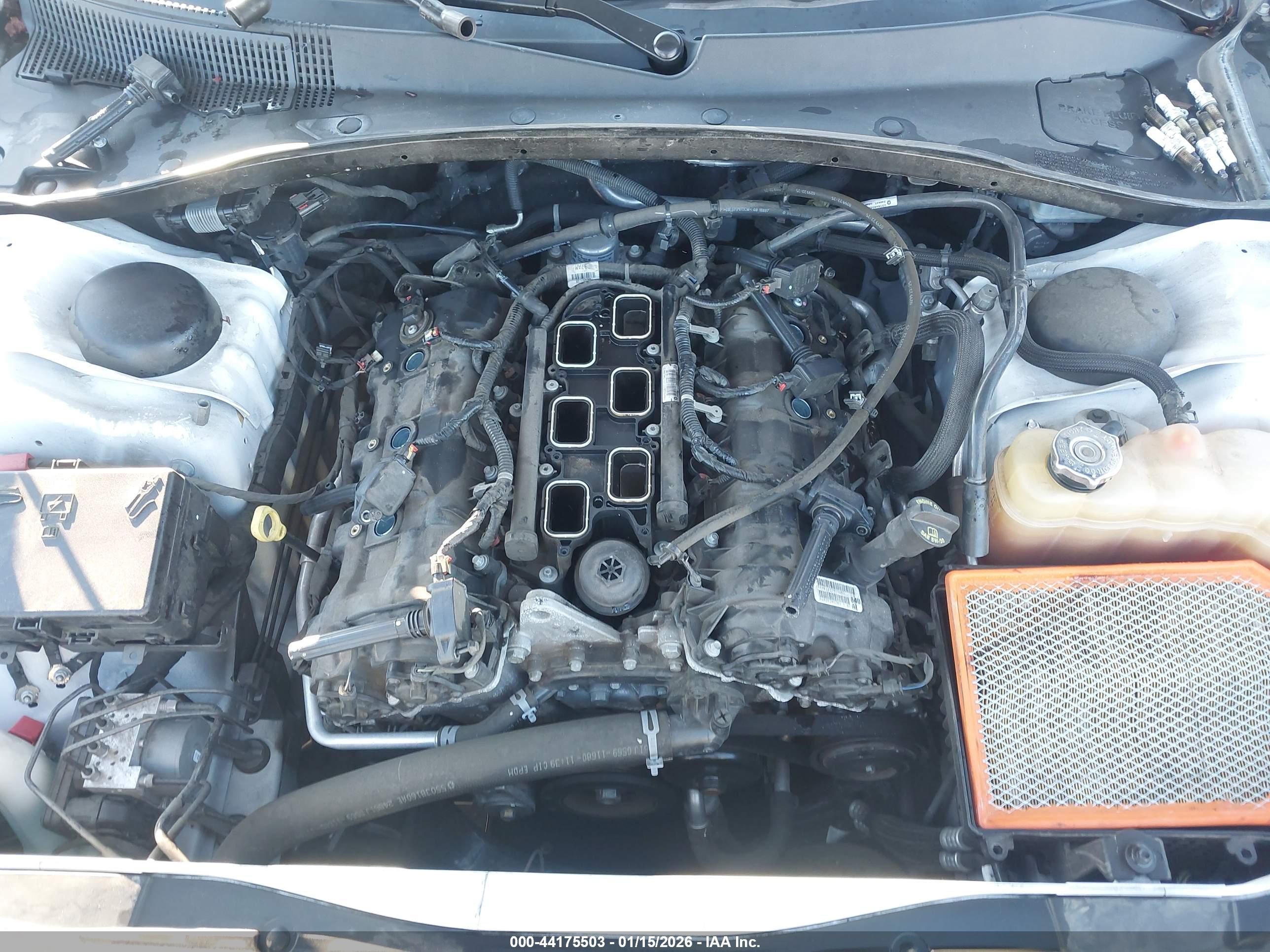 CHRYSLER 300 image 10