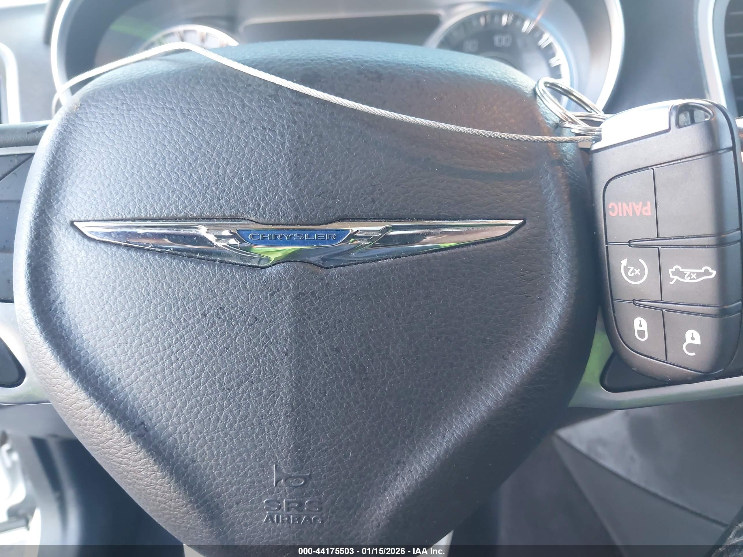 CHRYSLER 300 image 11