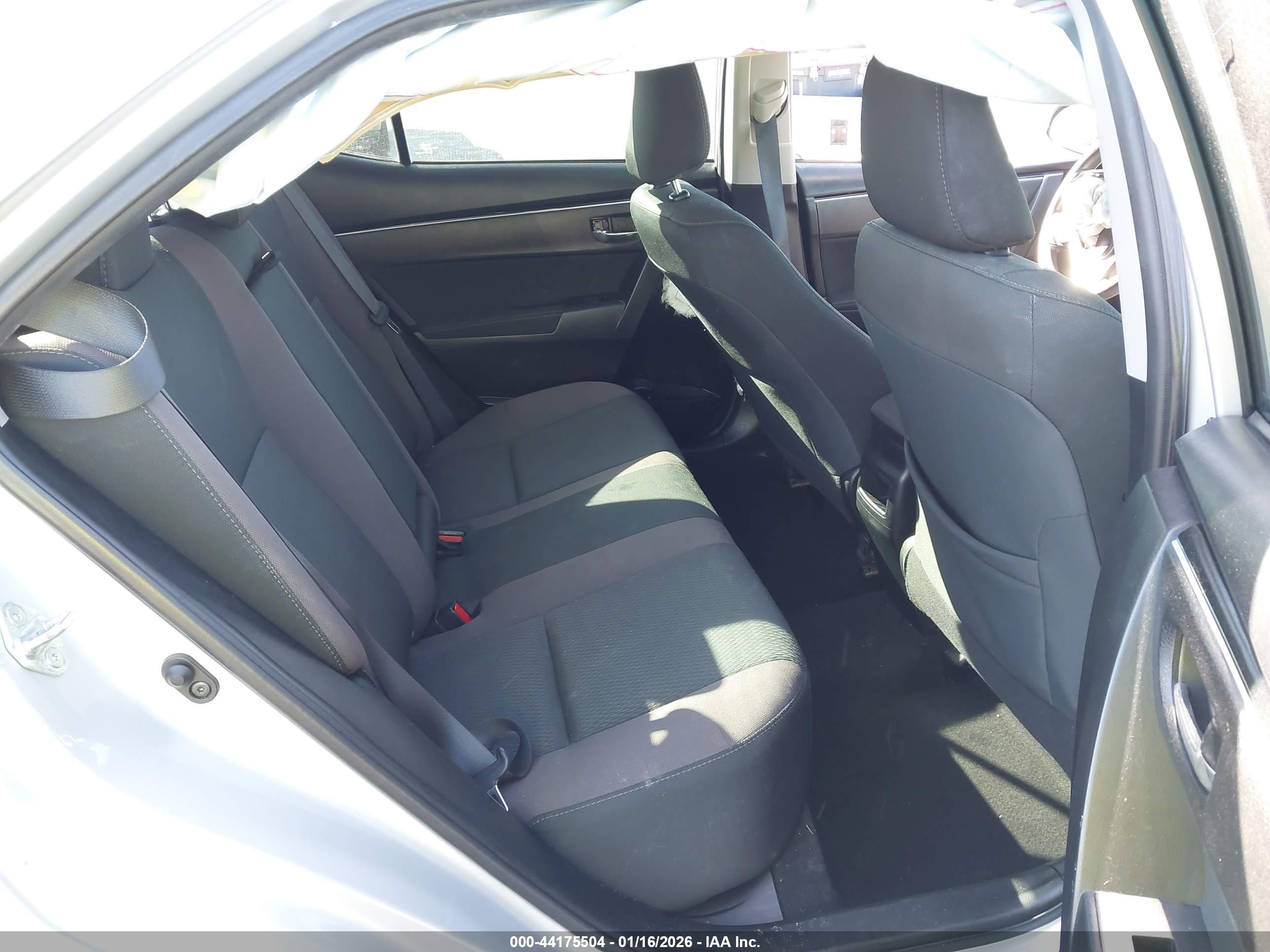 TOYOTA COROLLA image 8