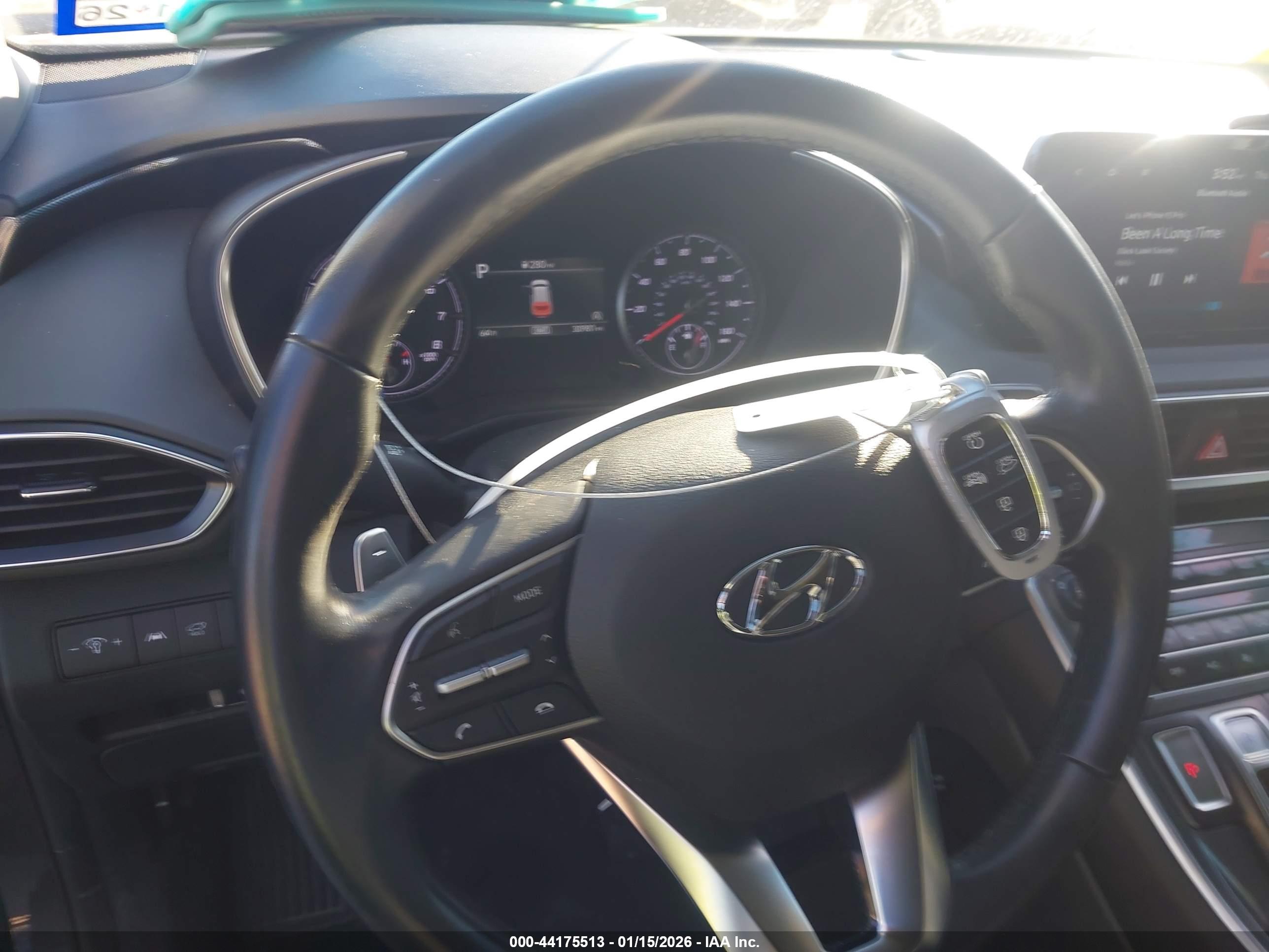 HYUNDAI SANTA image 11