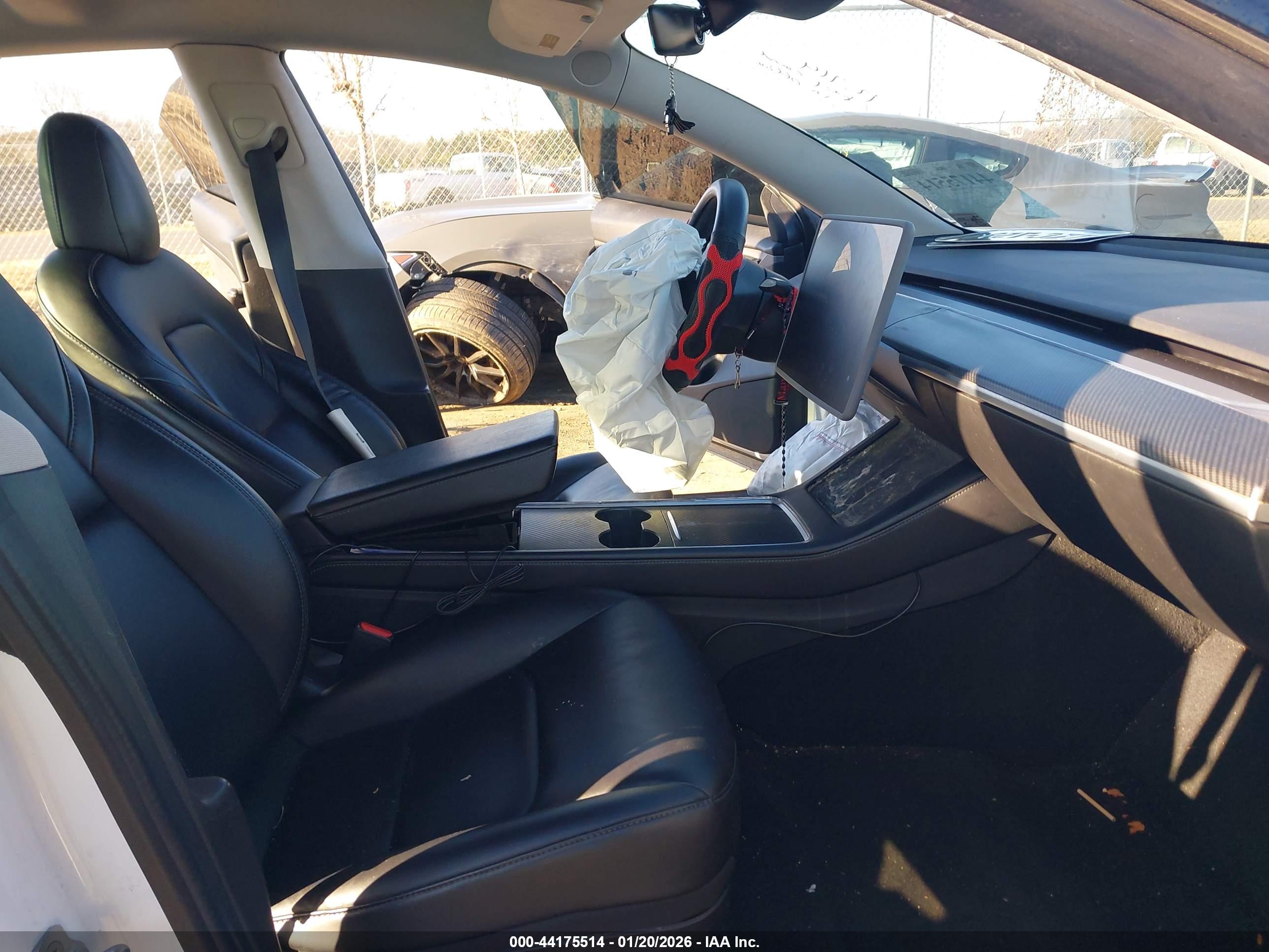 TESLA MODEL image 5