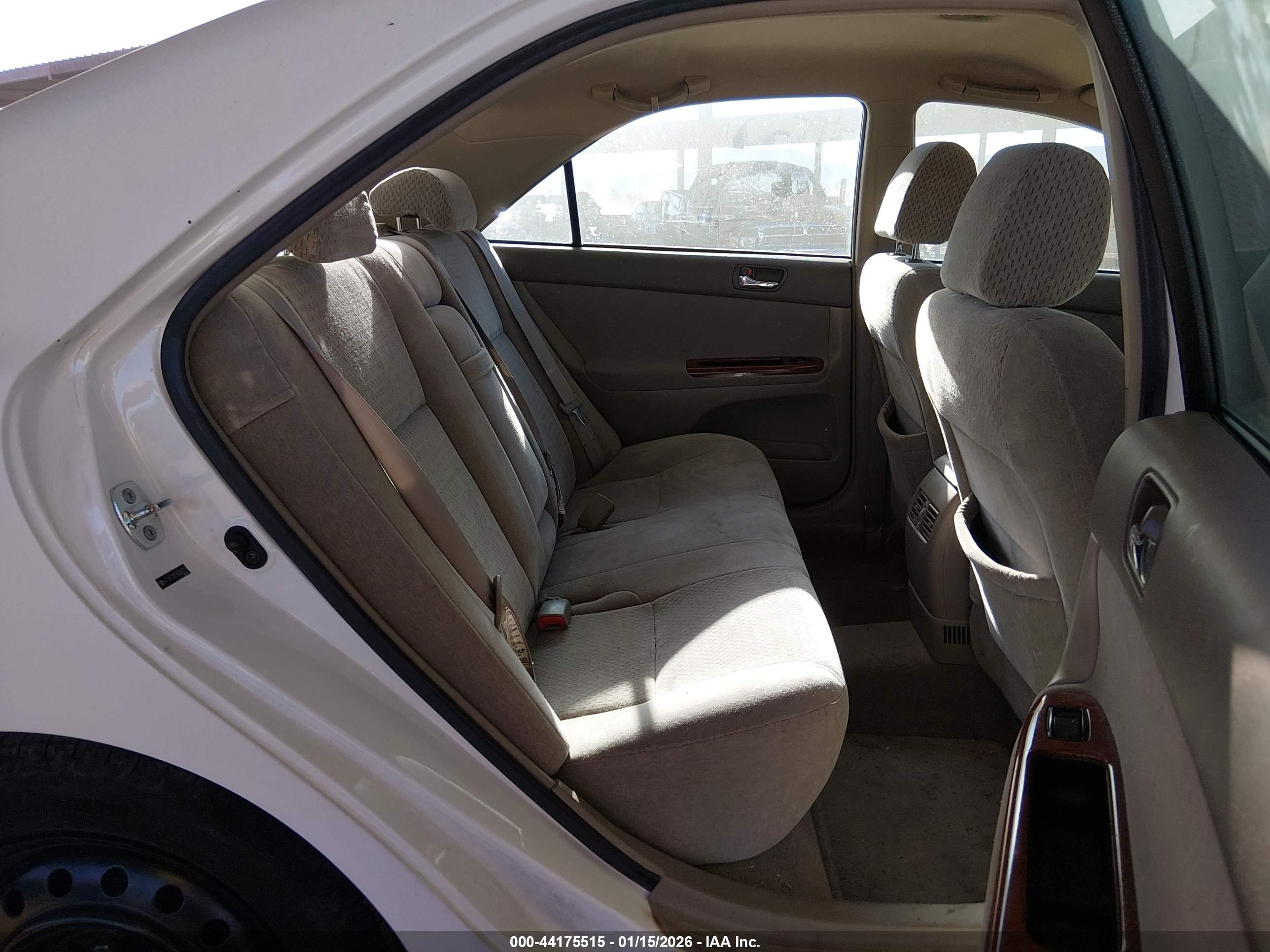 TOYOTA CAMRY image 8