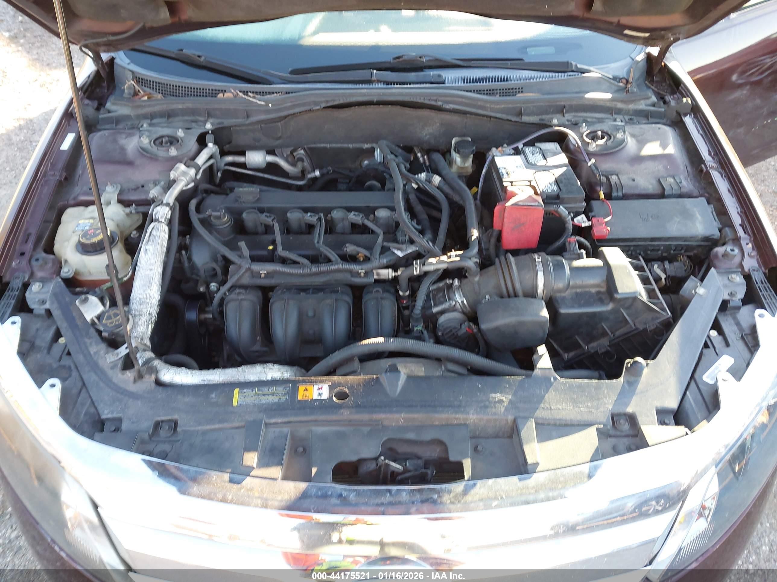 FORD FUSION image 10