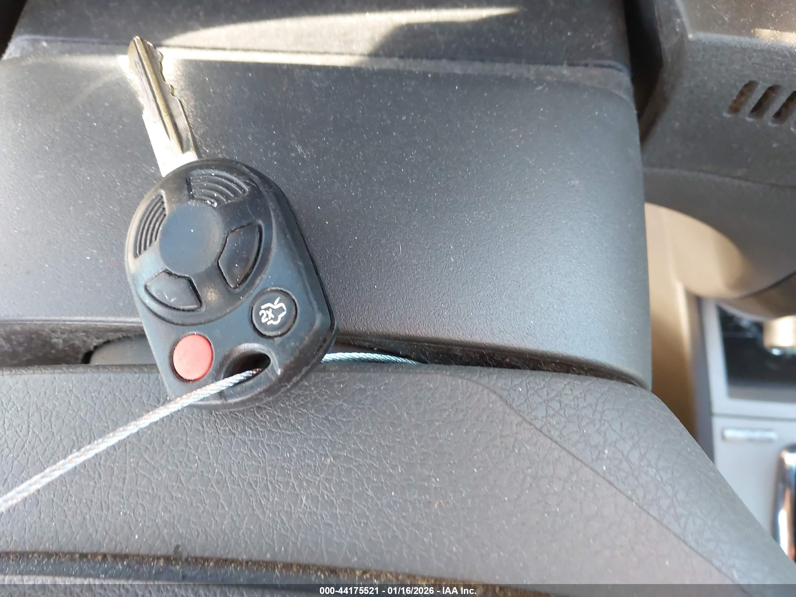 FORD FUSION image 11