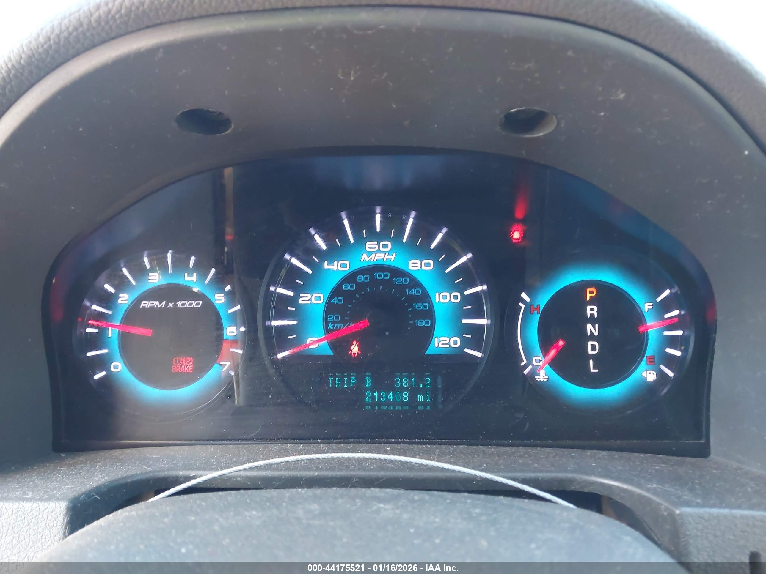 FORD FUSION image 7