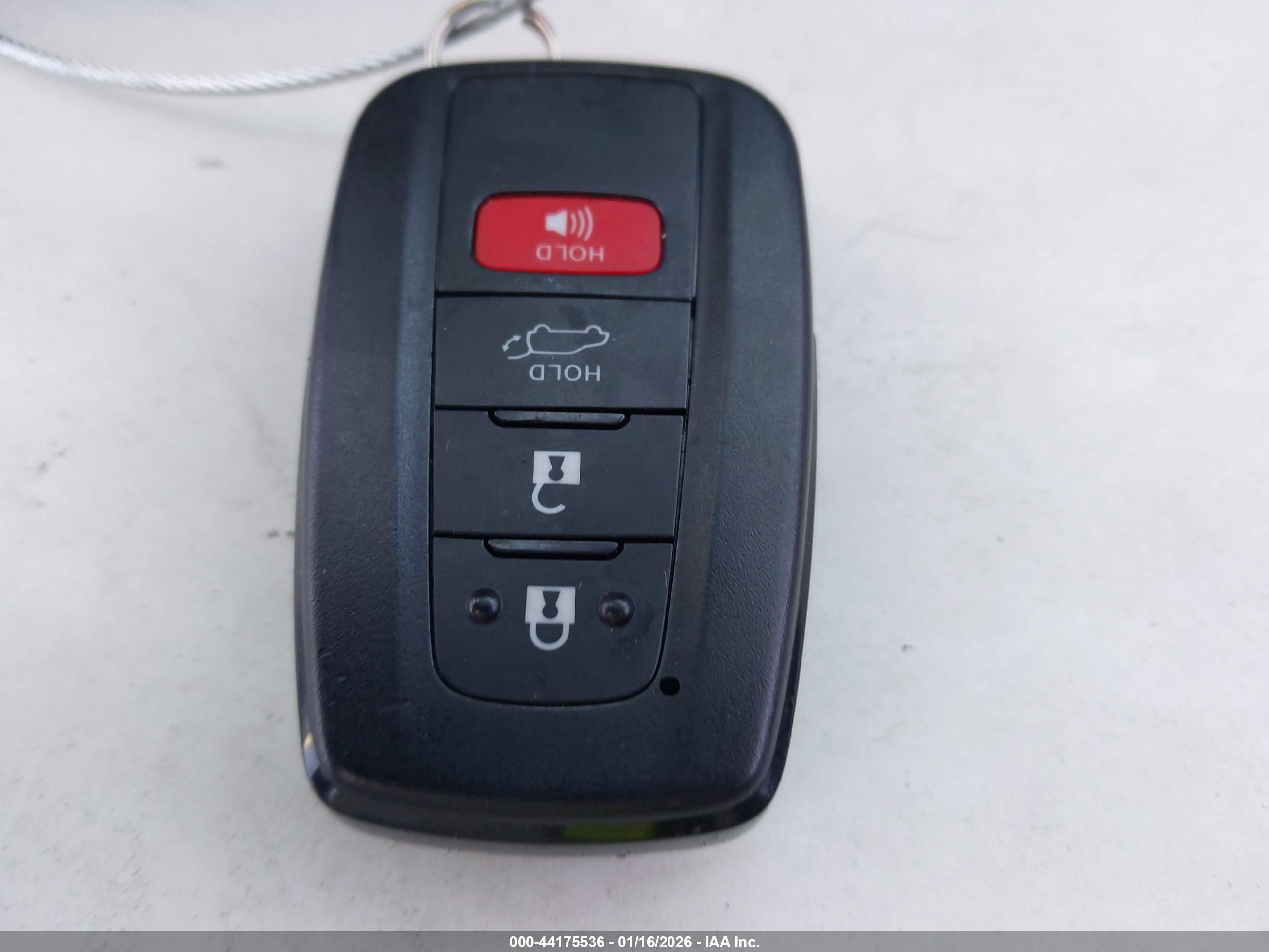 TOYOTA RAV4 image 11