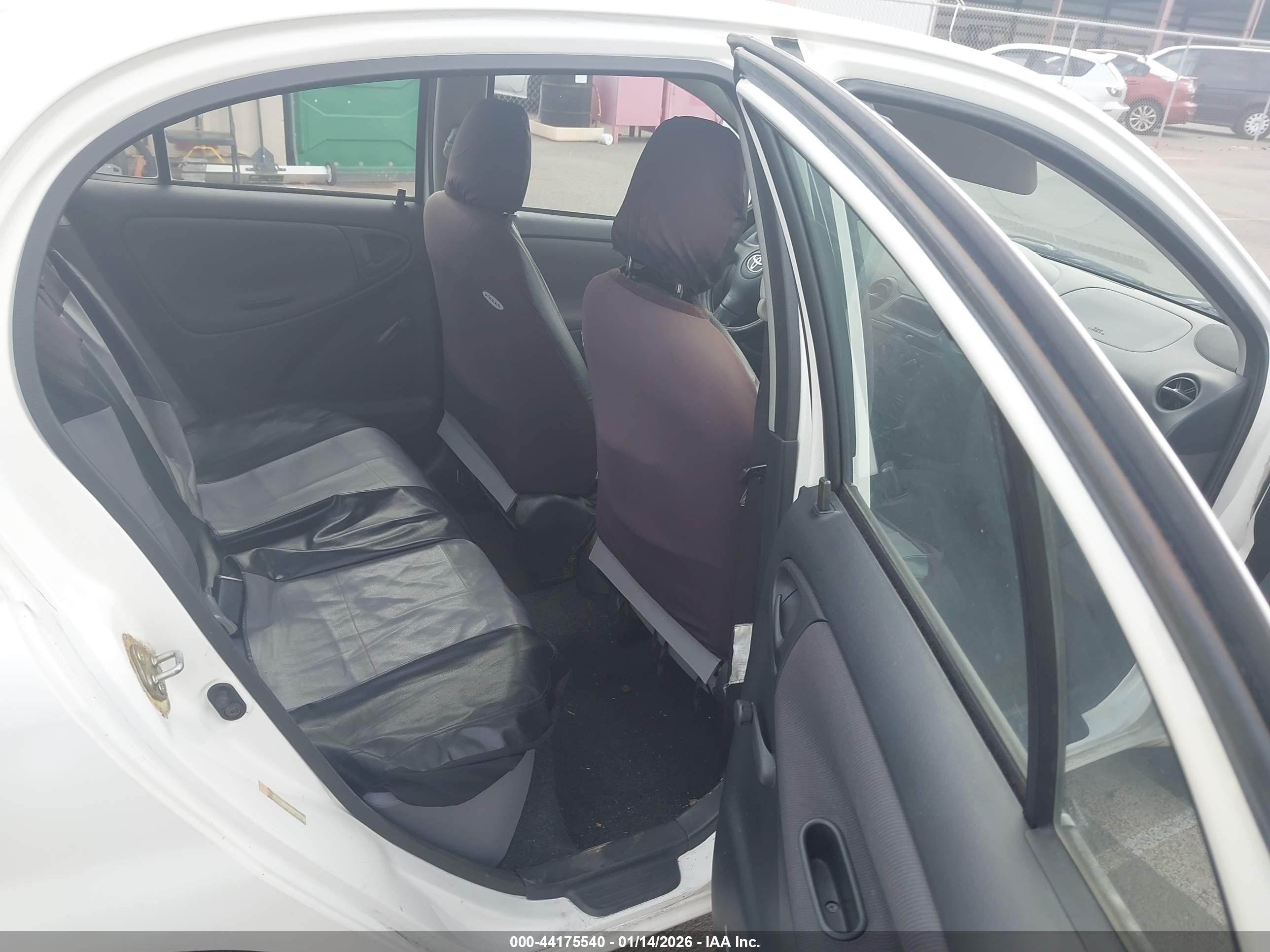 TOYOTA ECHO image 8