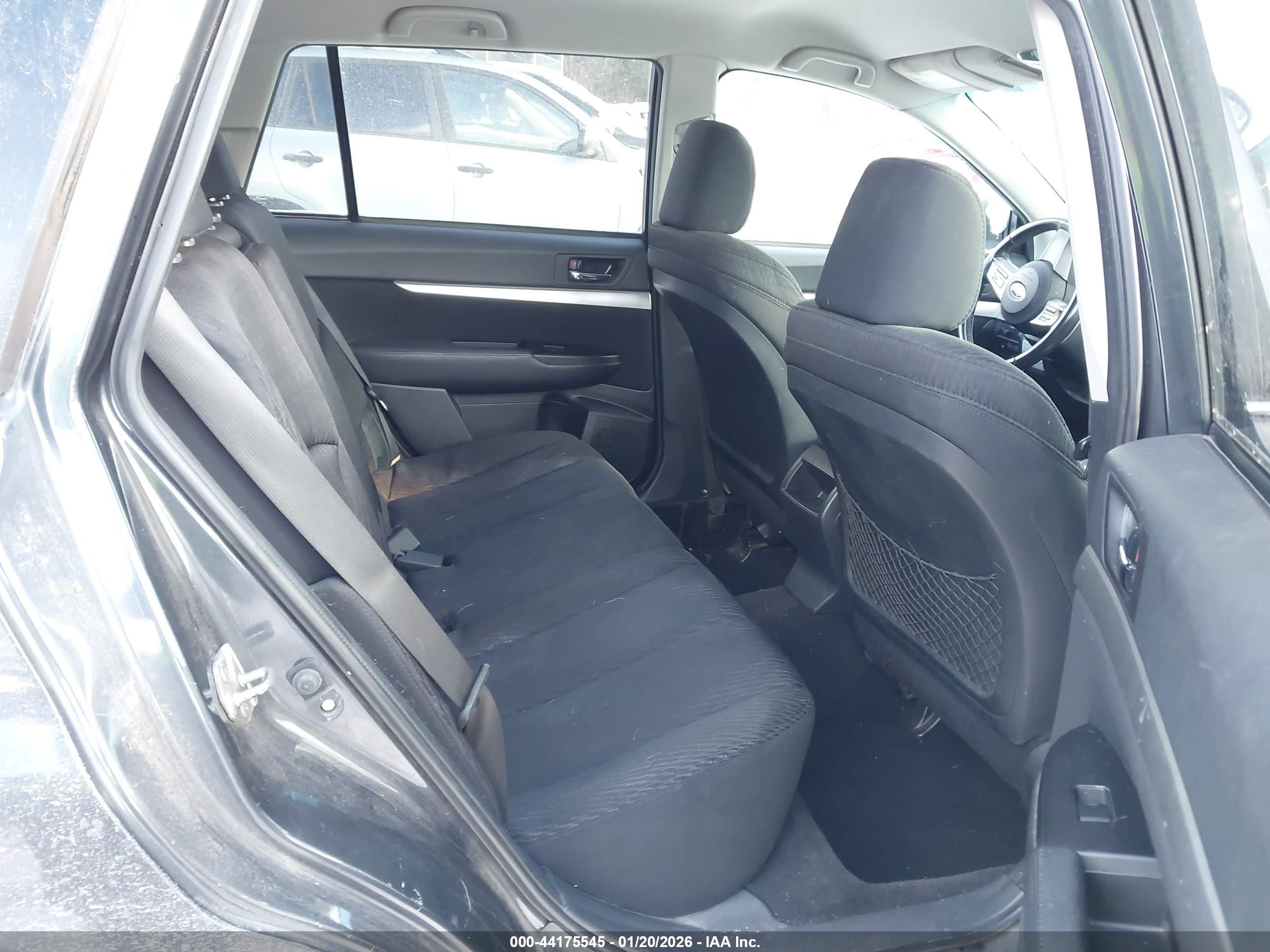 SUBARU OUTBACK image 8