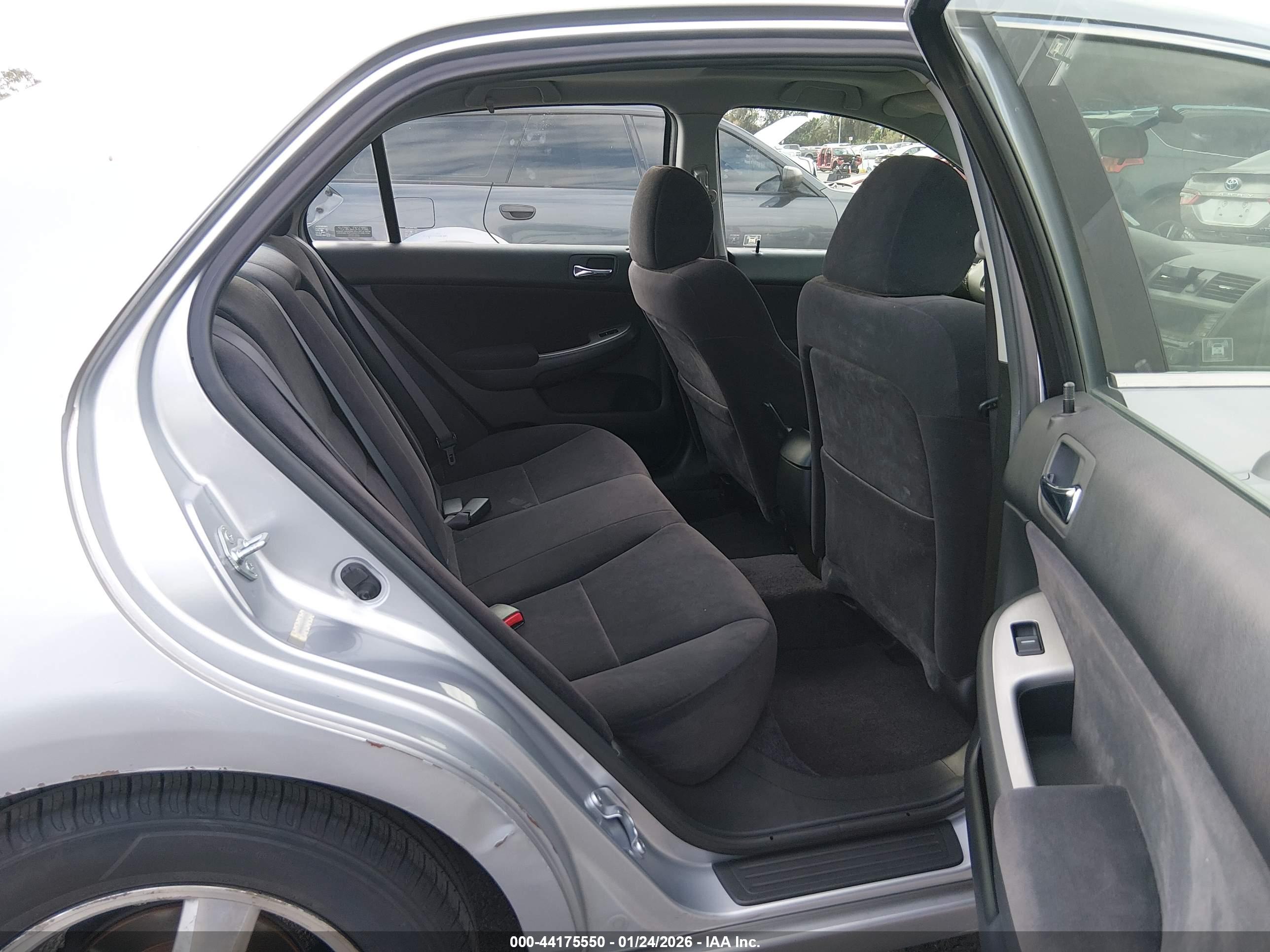 HONDA ACCORD image 8