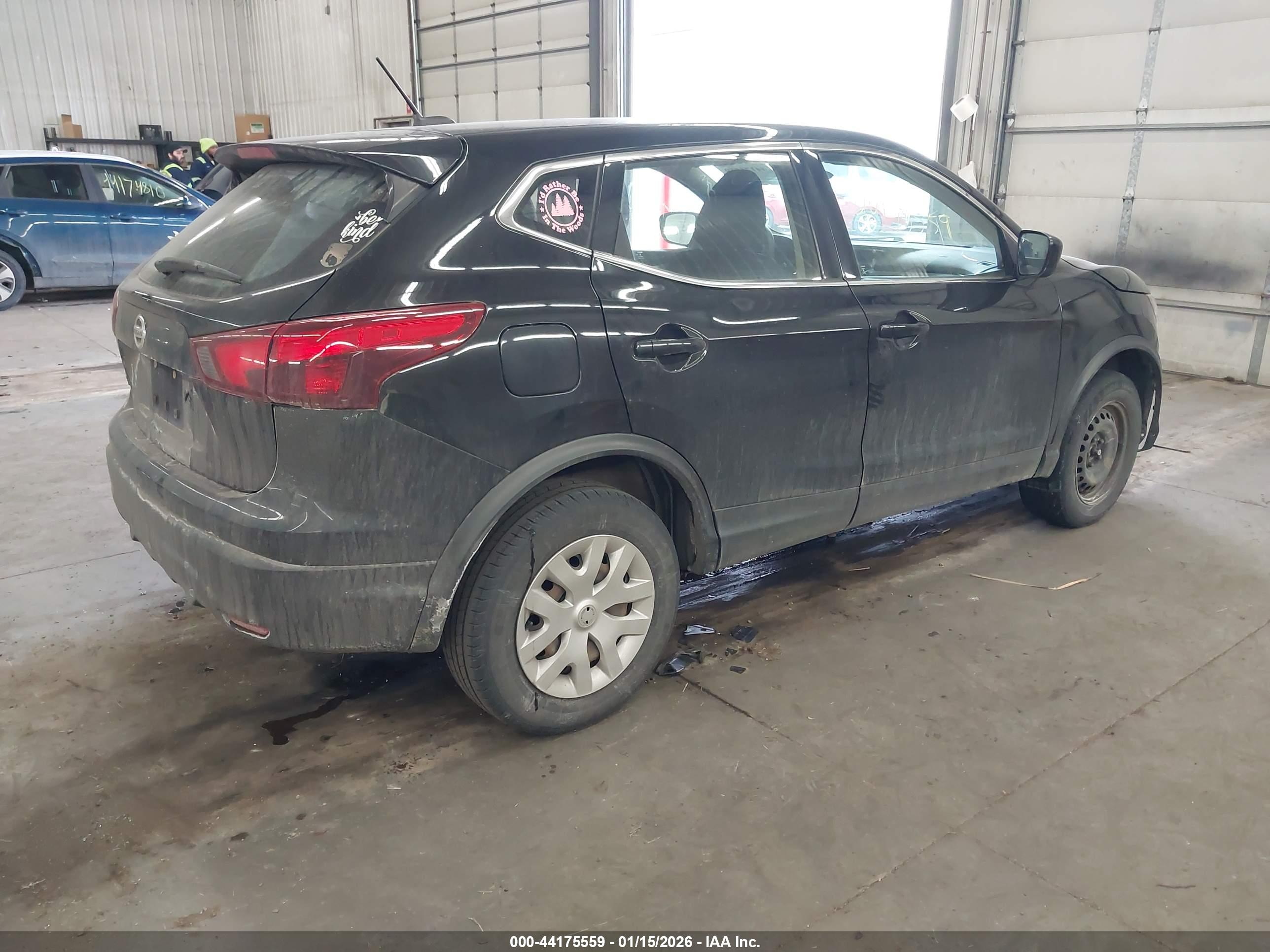 NISSAN ROGUE image 4