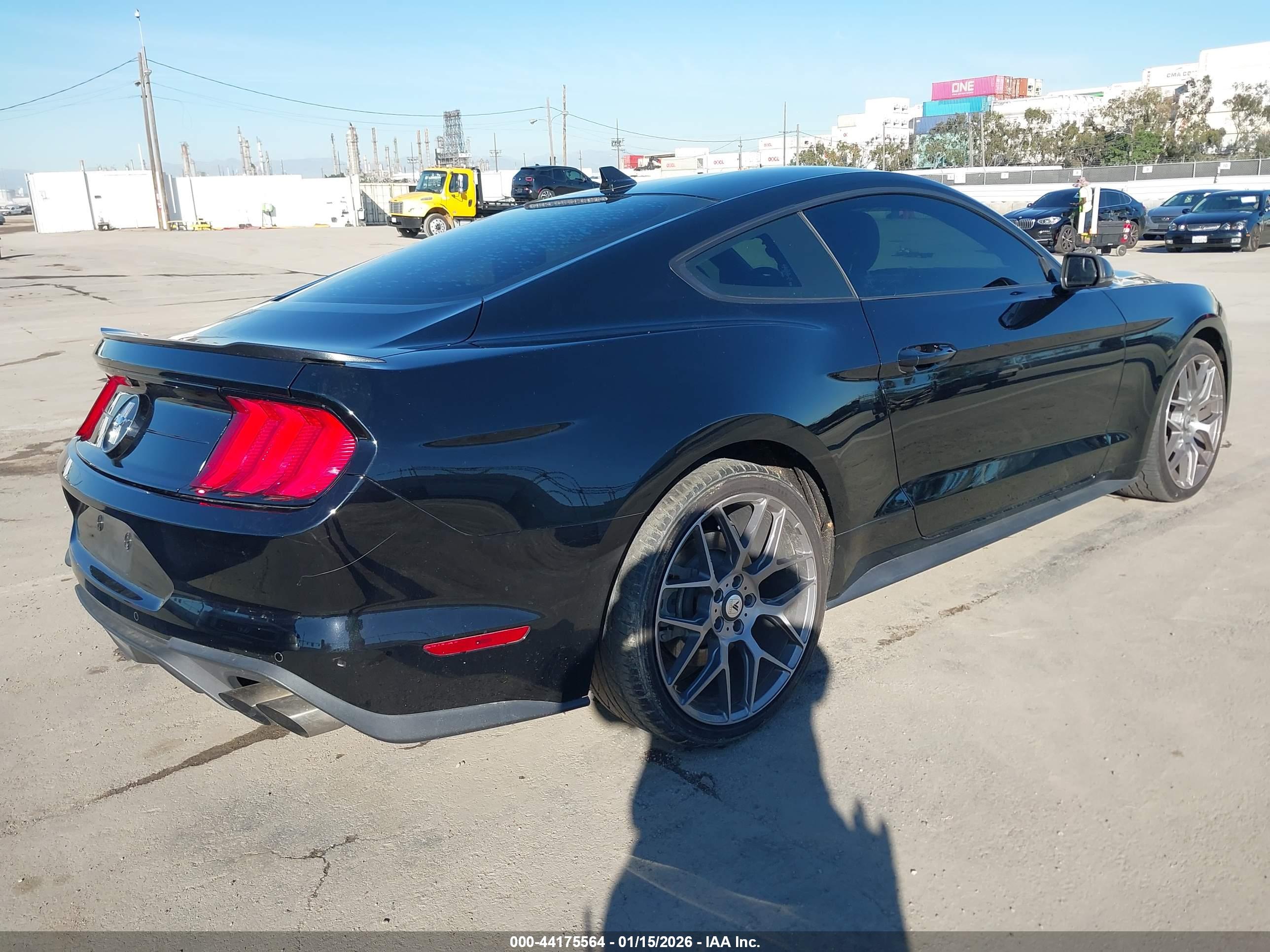 FORD MUSTANG image 4