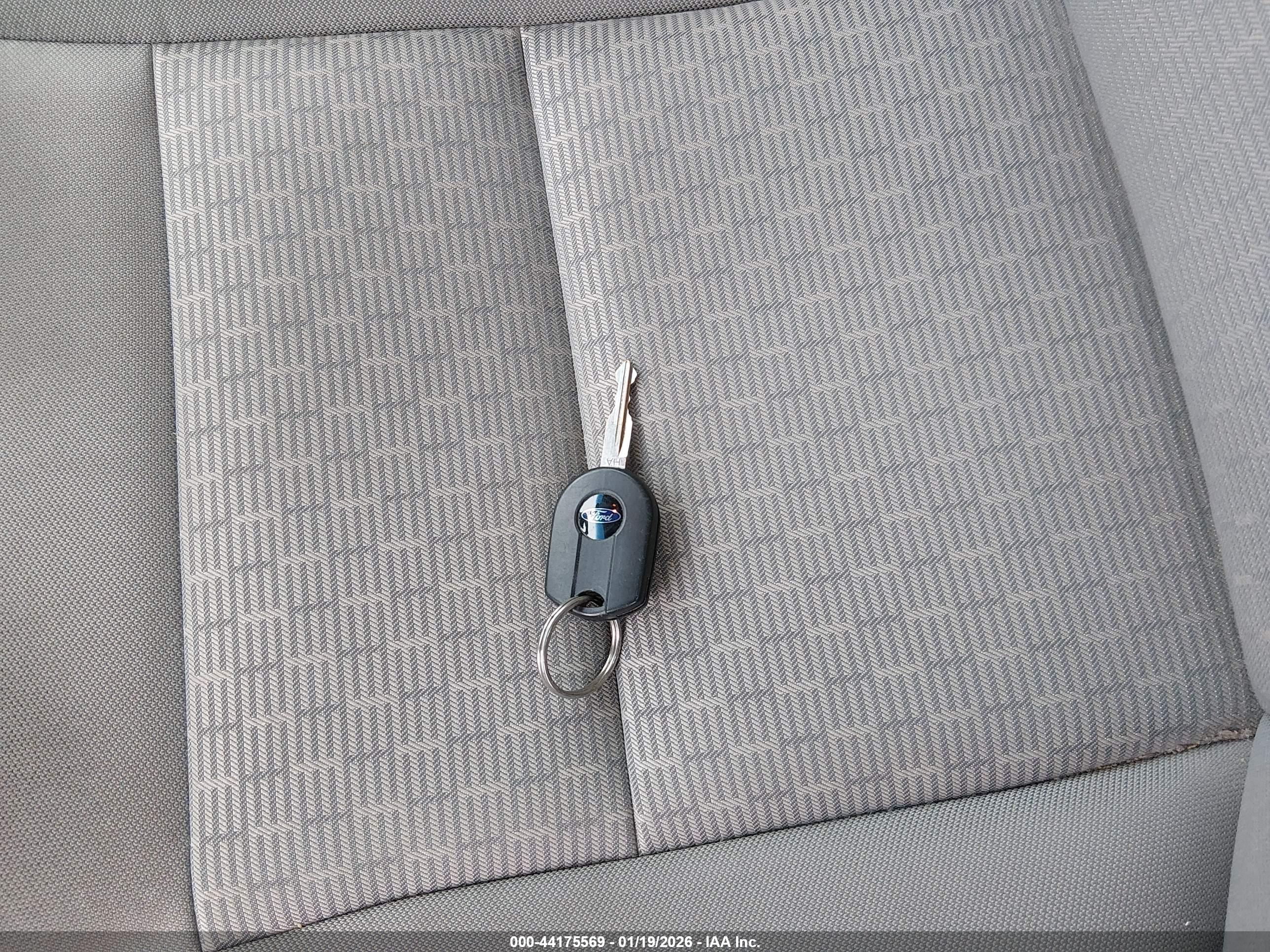 FORD FUSION image 11