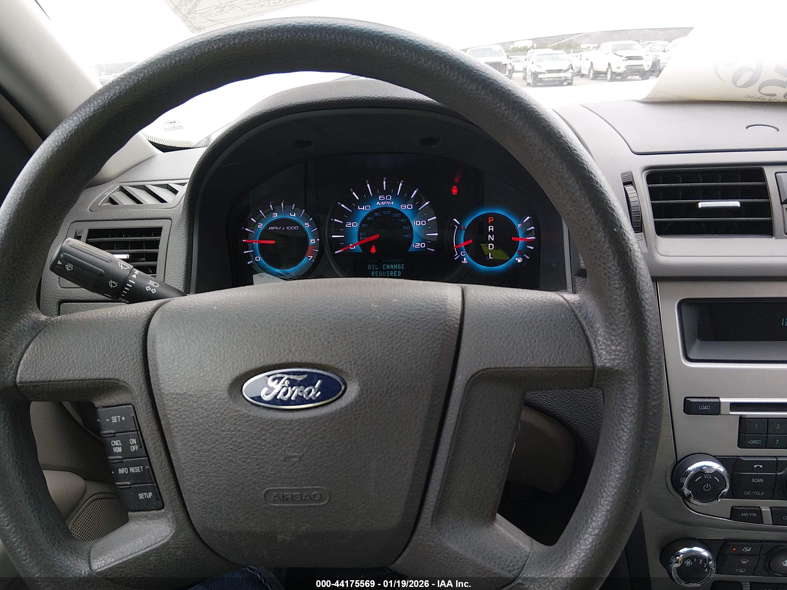 FORD FUSION image 7