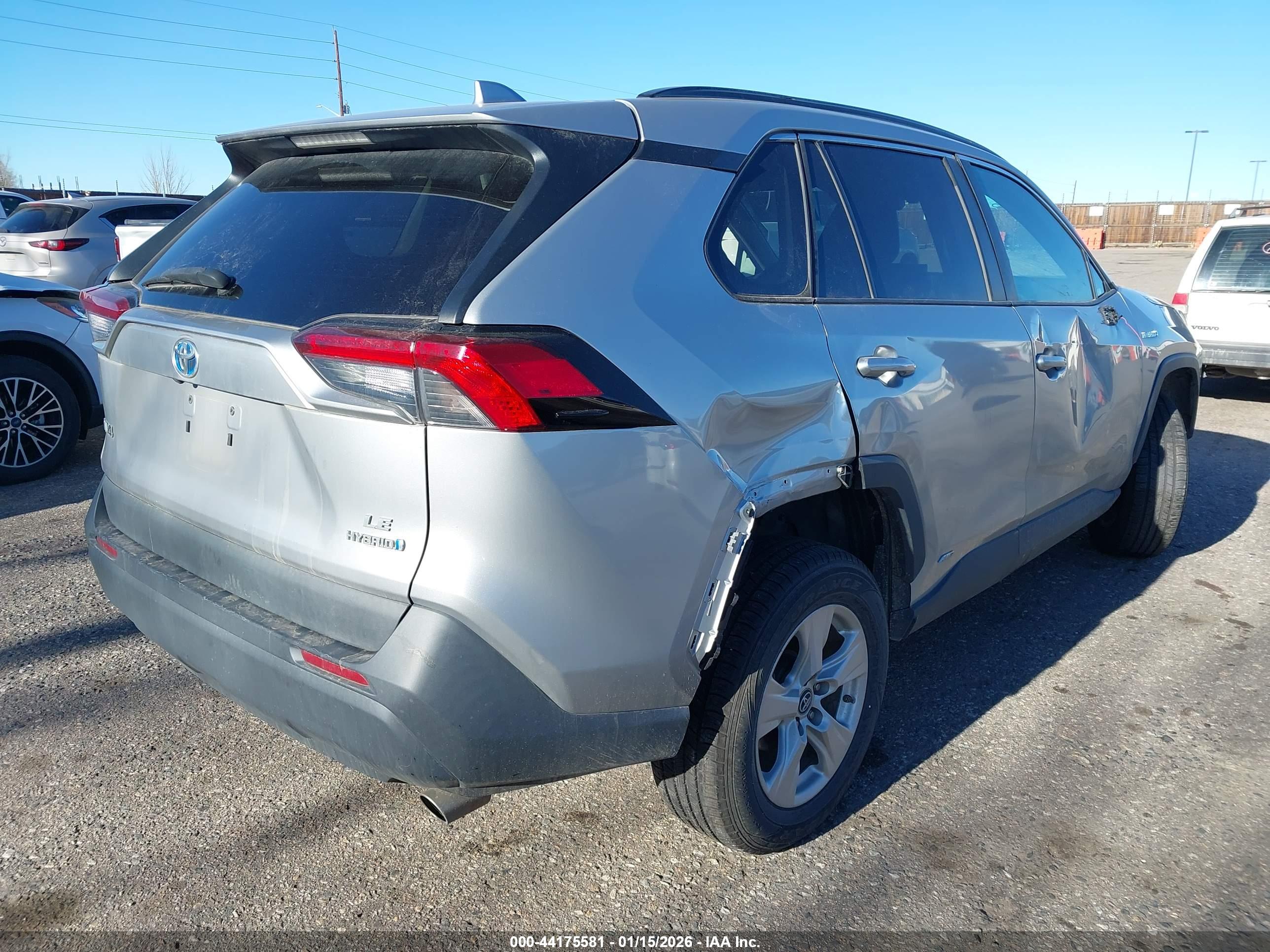 TOYOTA RAV4 image 4