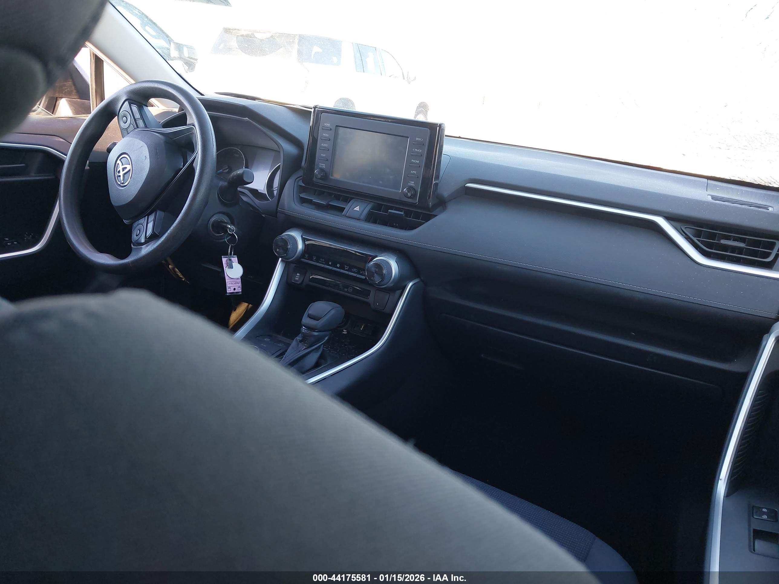 TOYOTA RAV4 image 5
