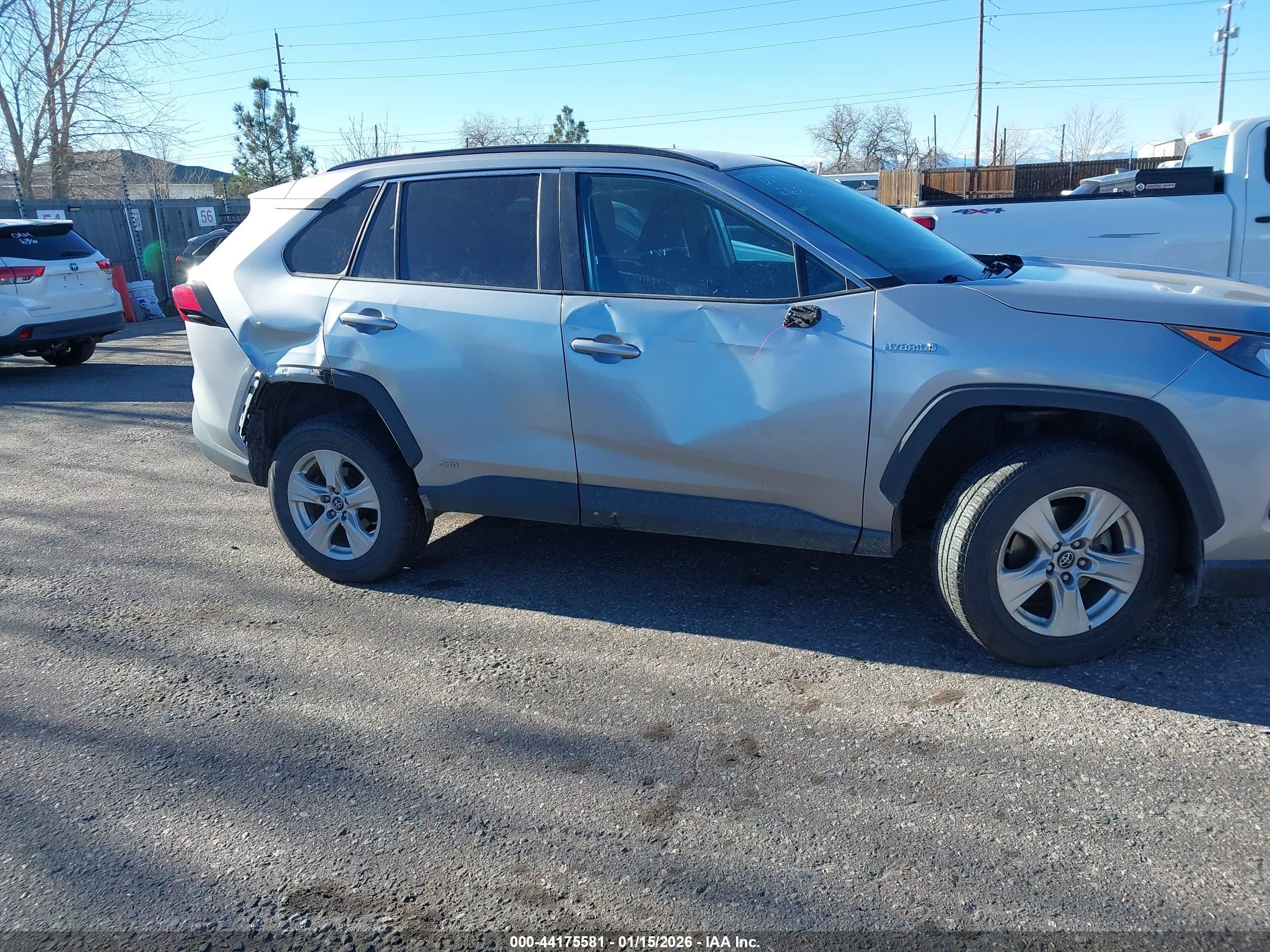 TOYOTA RAV4 image 6