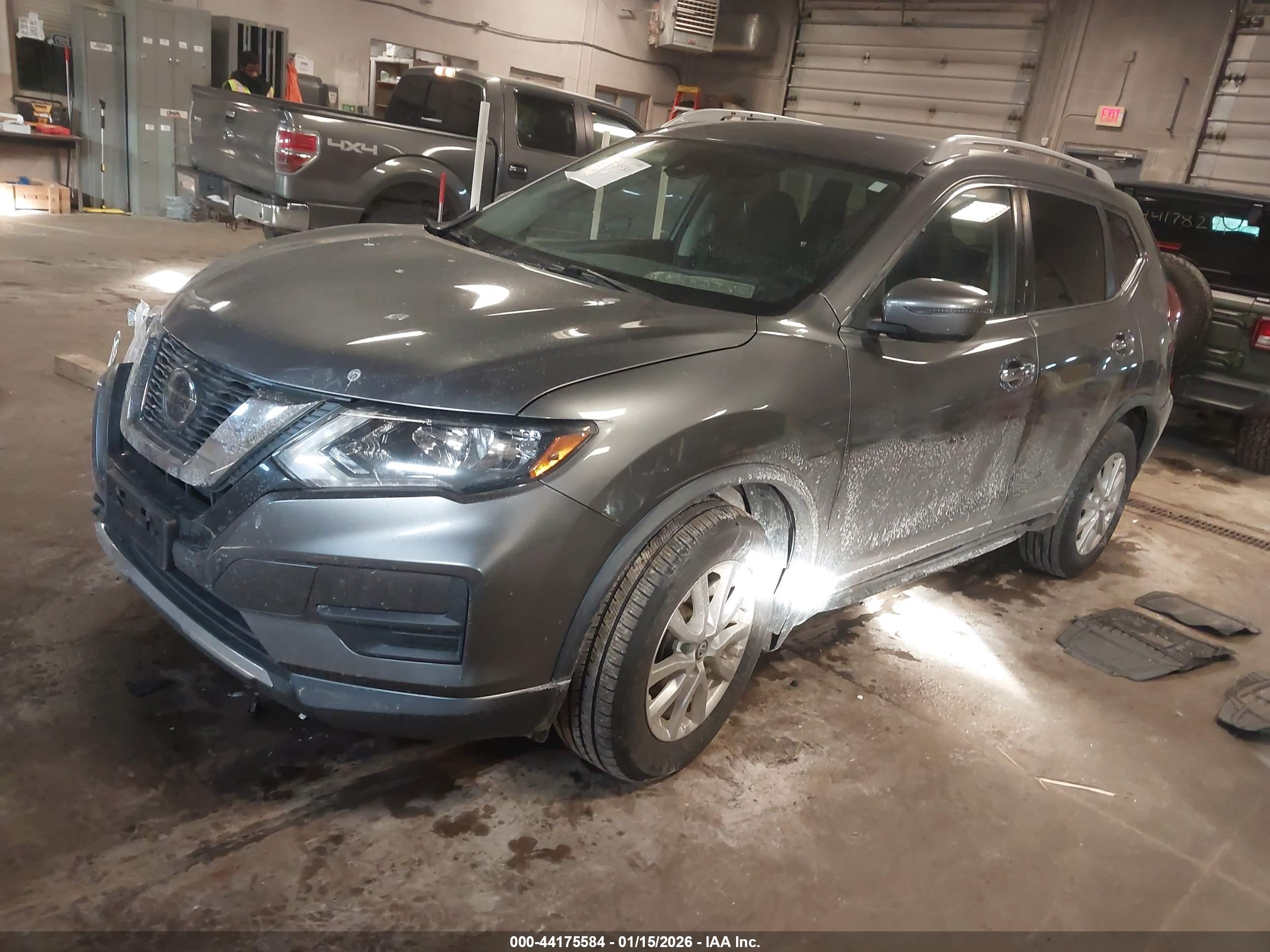 NISSAN ROGUE image 2