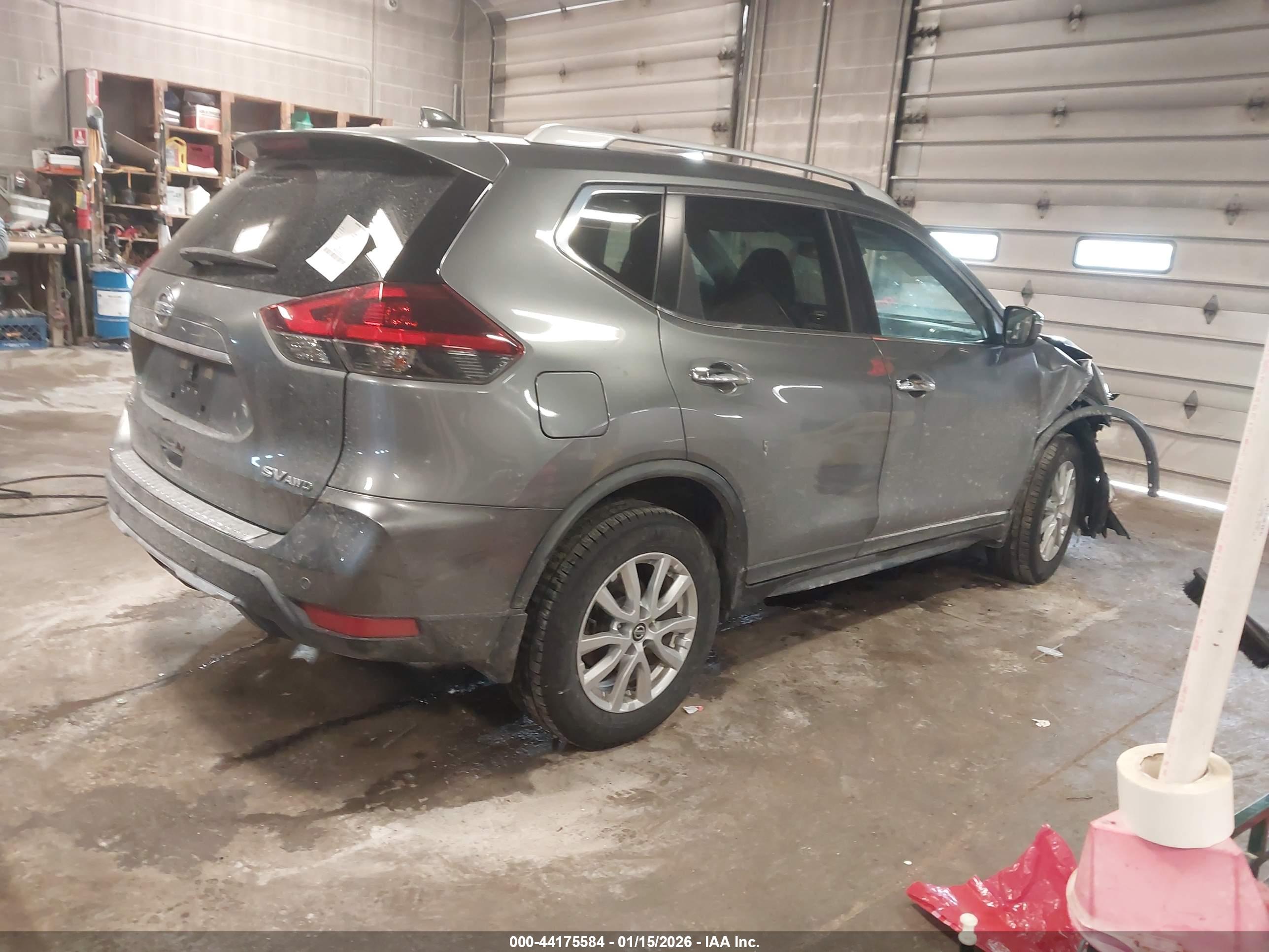 NISSAN ROGUE image 4