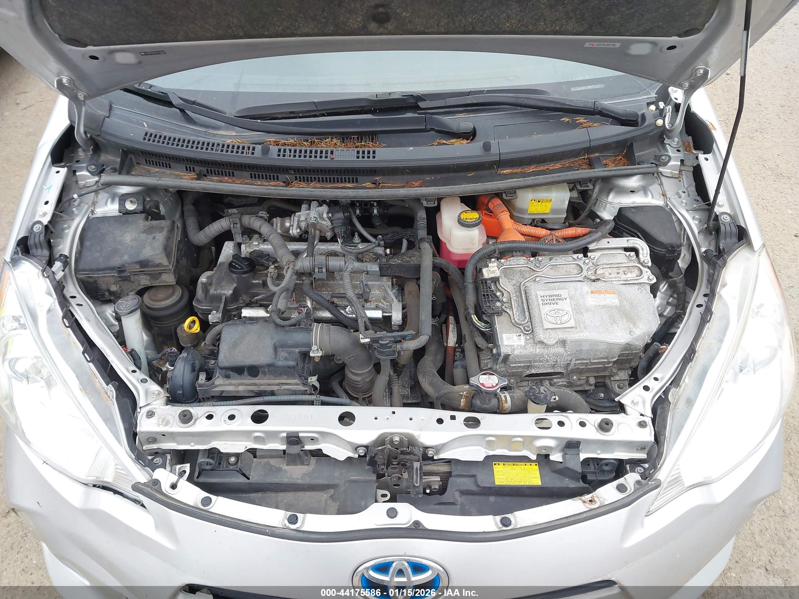 TOYOTA PRIUS image 10
