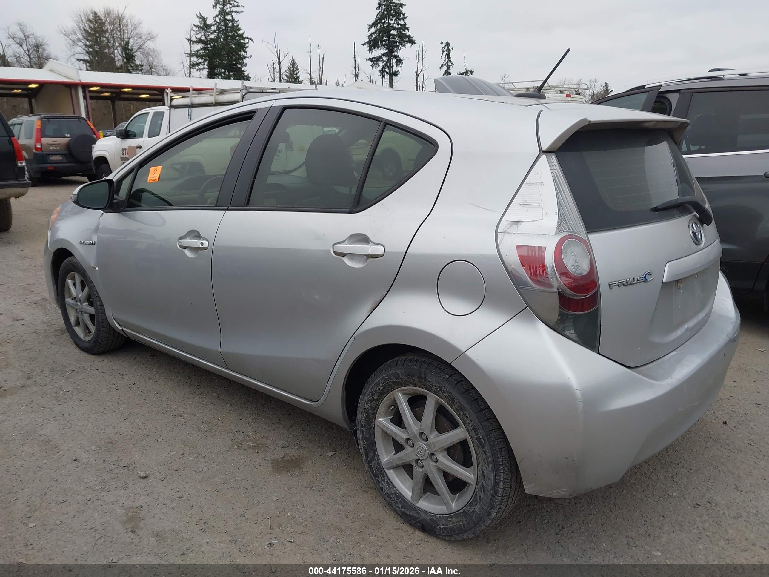 TOYOTA PRIUS image 3