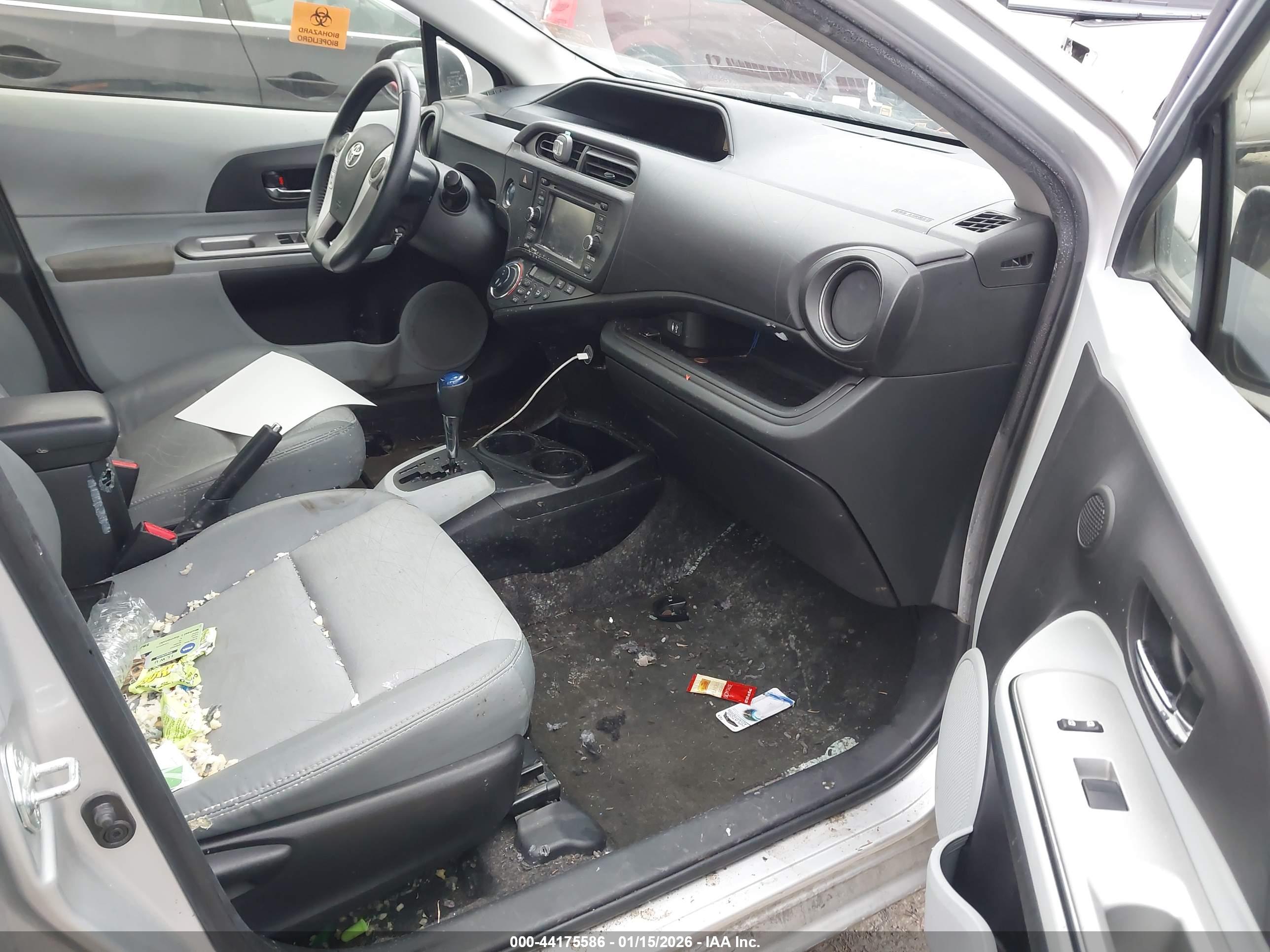 TOYOTA PRIUS image 5