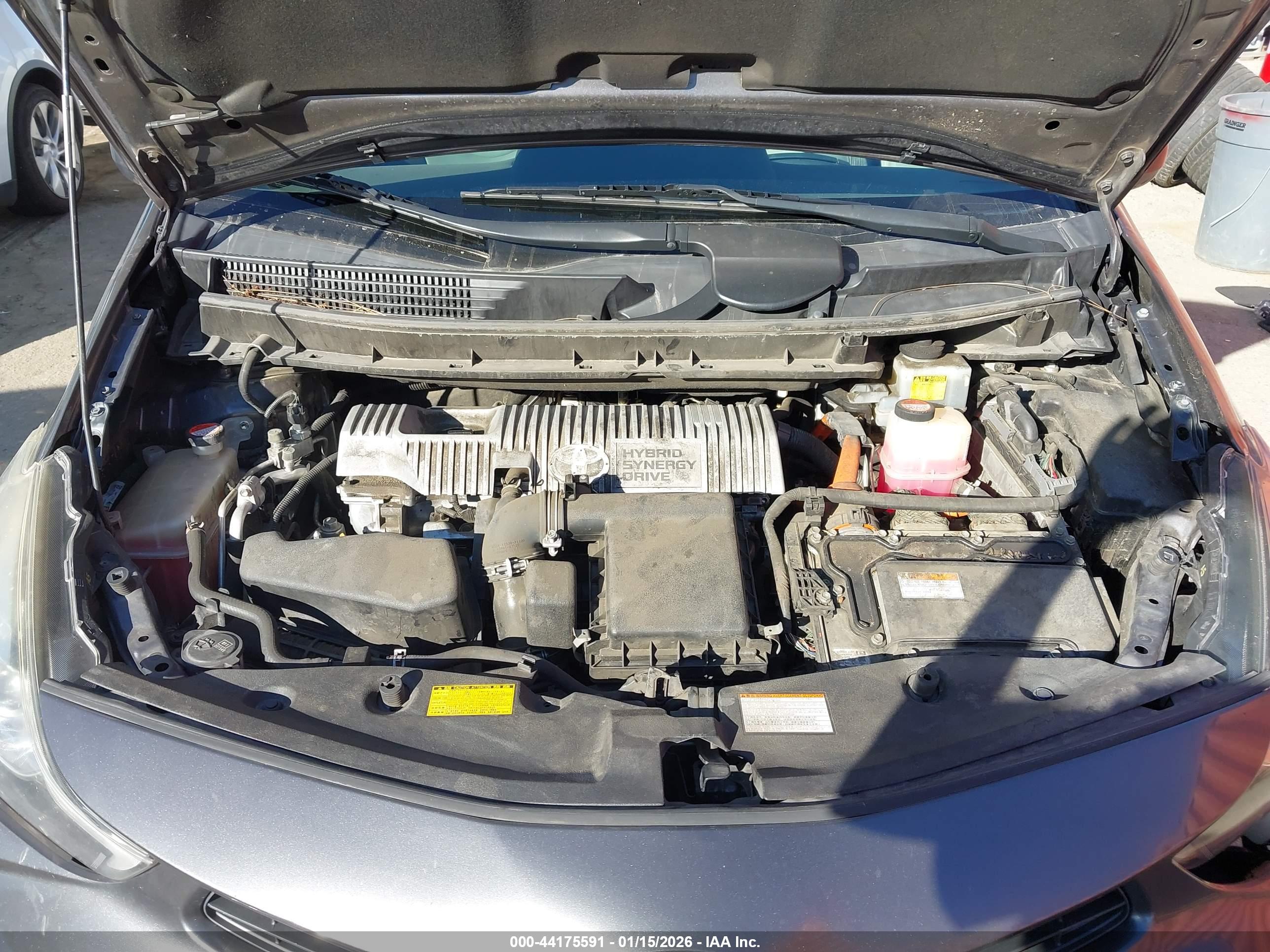 TOYOTA PRIUS image 10
