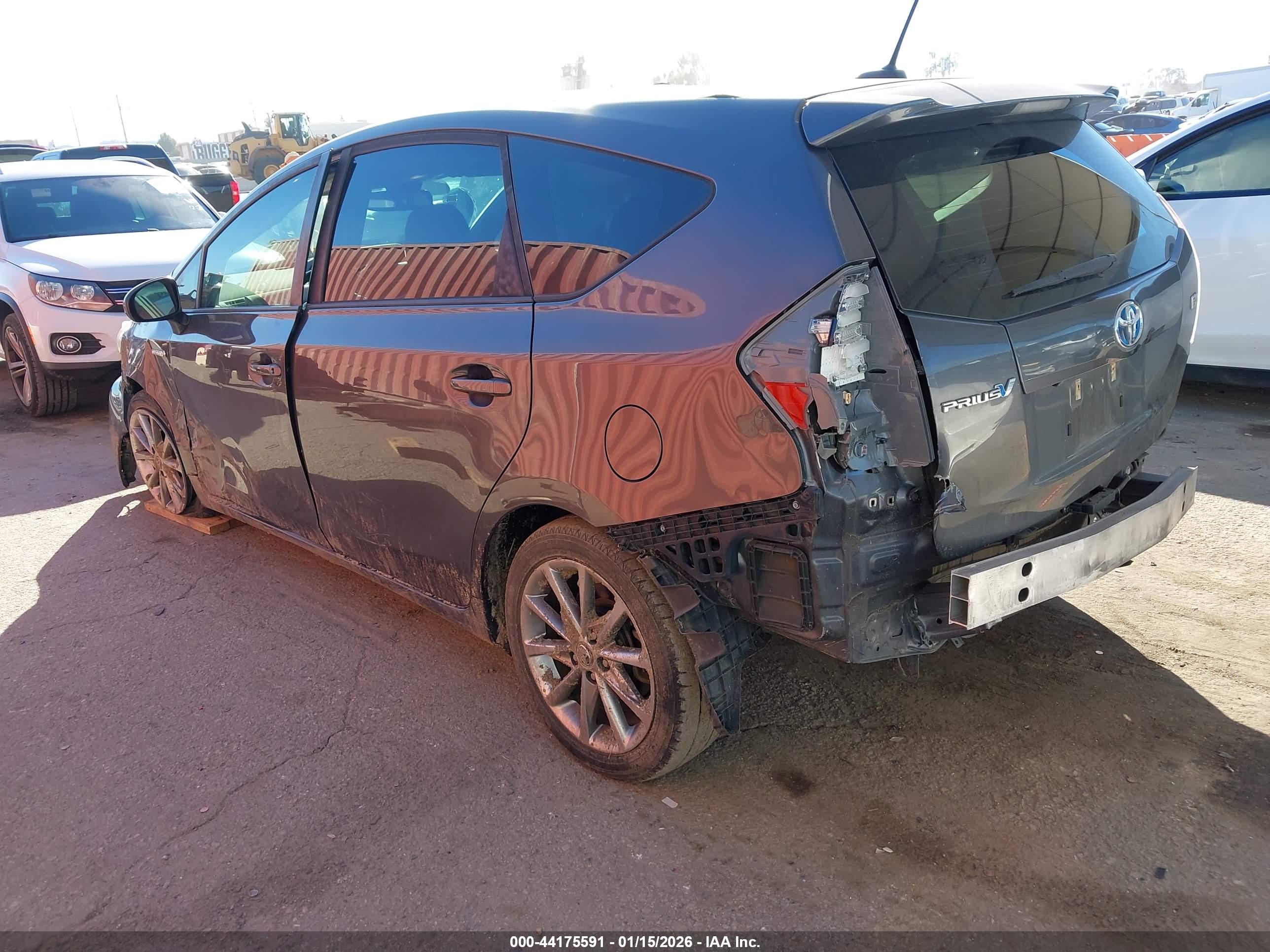 TOYOTA PRIUS image 3