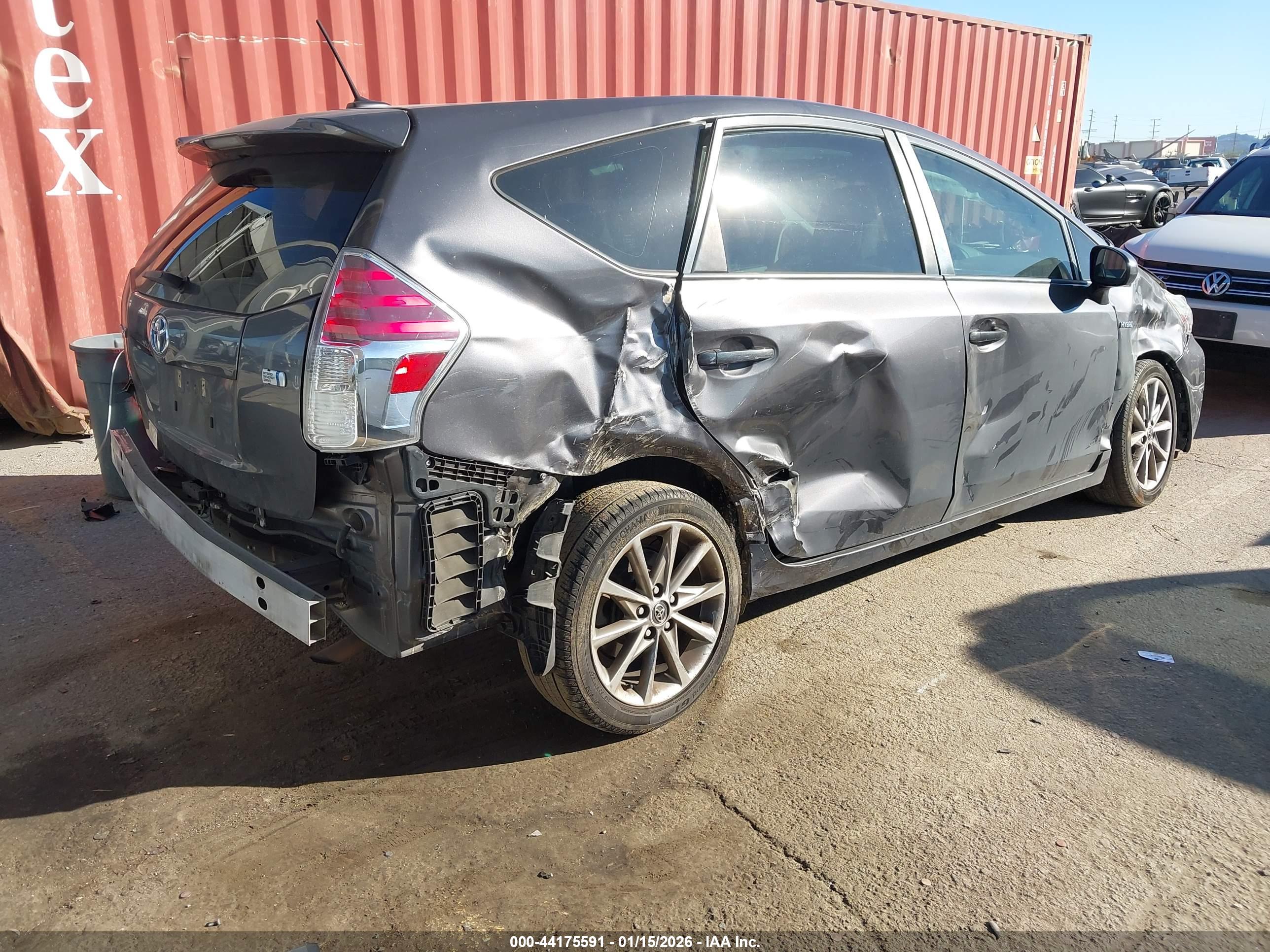 TOYOTA PRIUS image 4