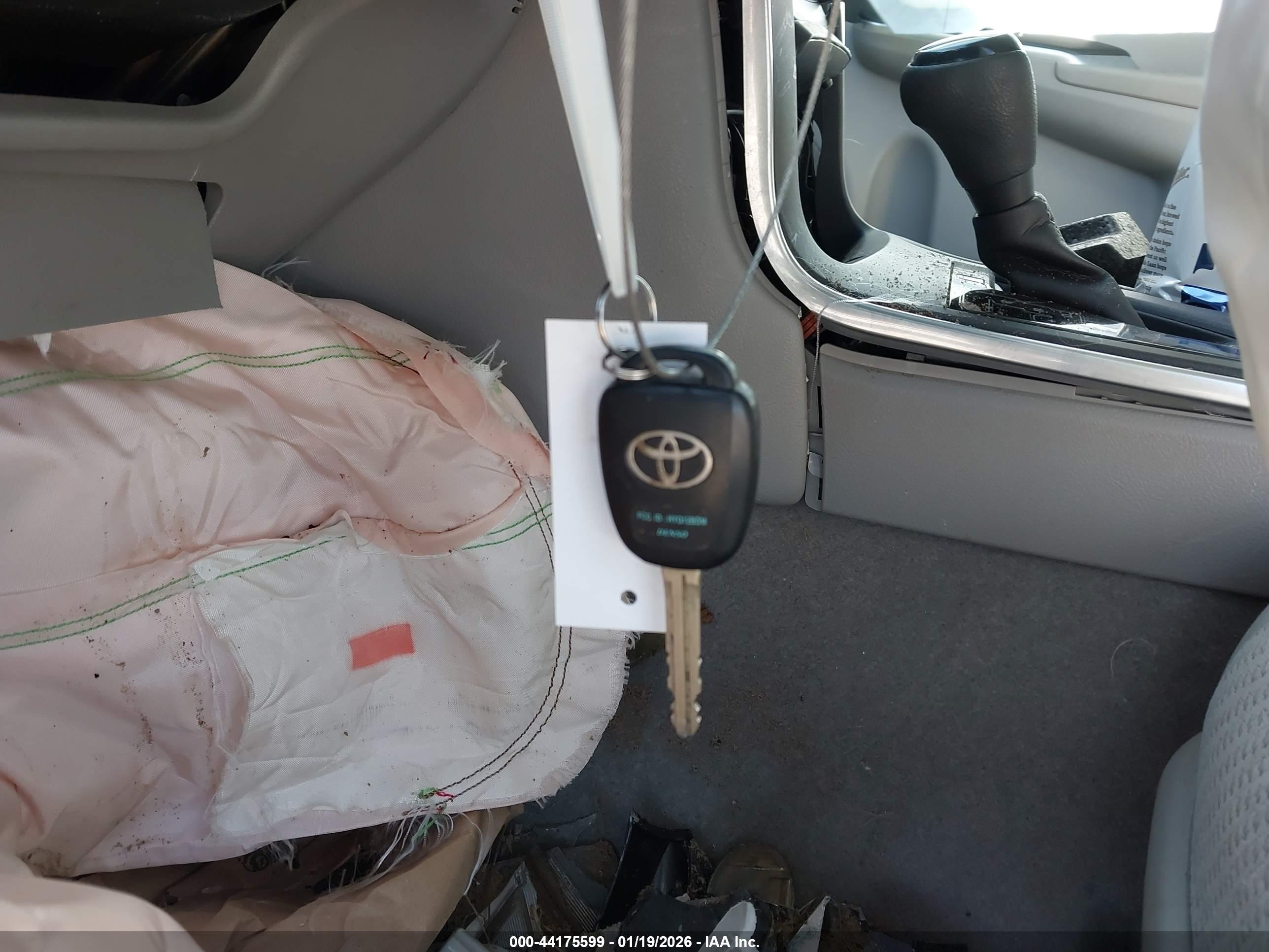 TOYOTA CAMRY image 11