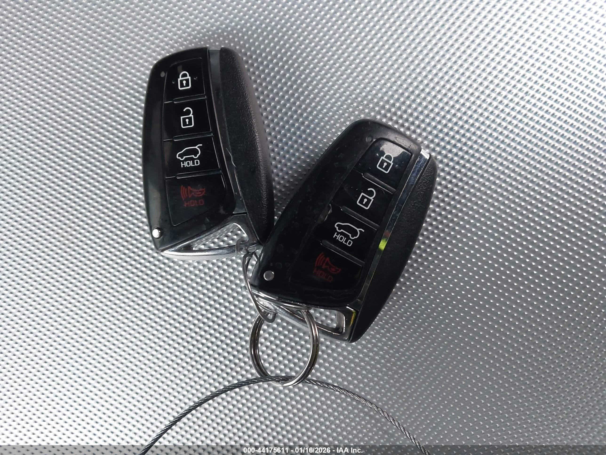 HYUNDAI SANTA image 11