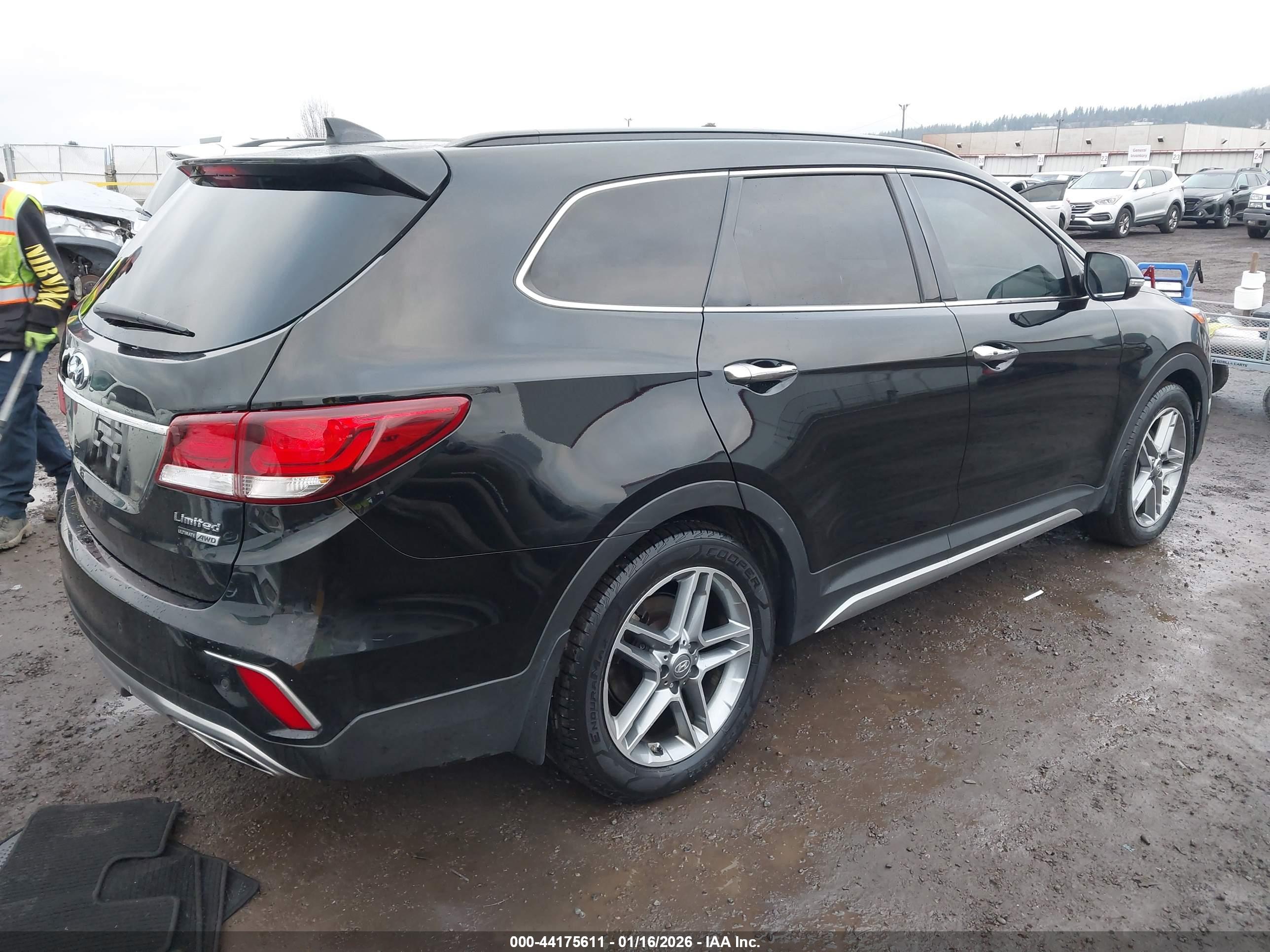 HYUNDAI SANTA image 4