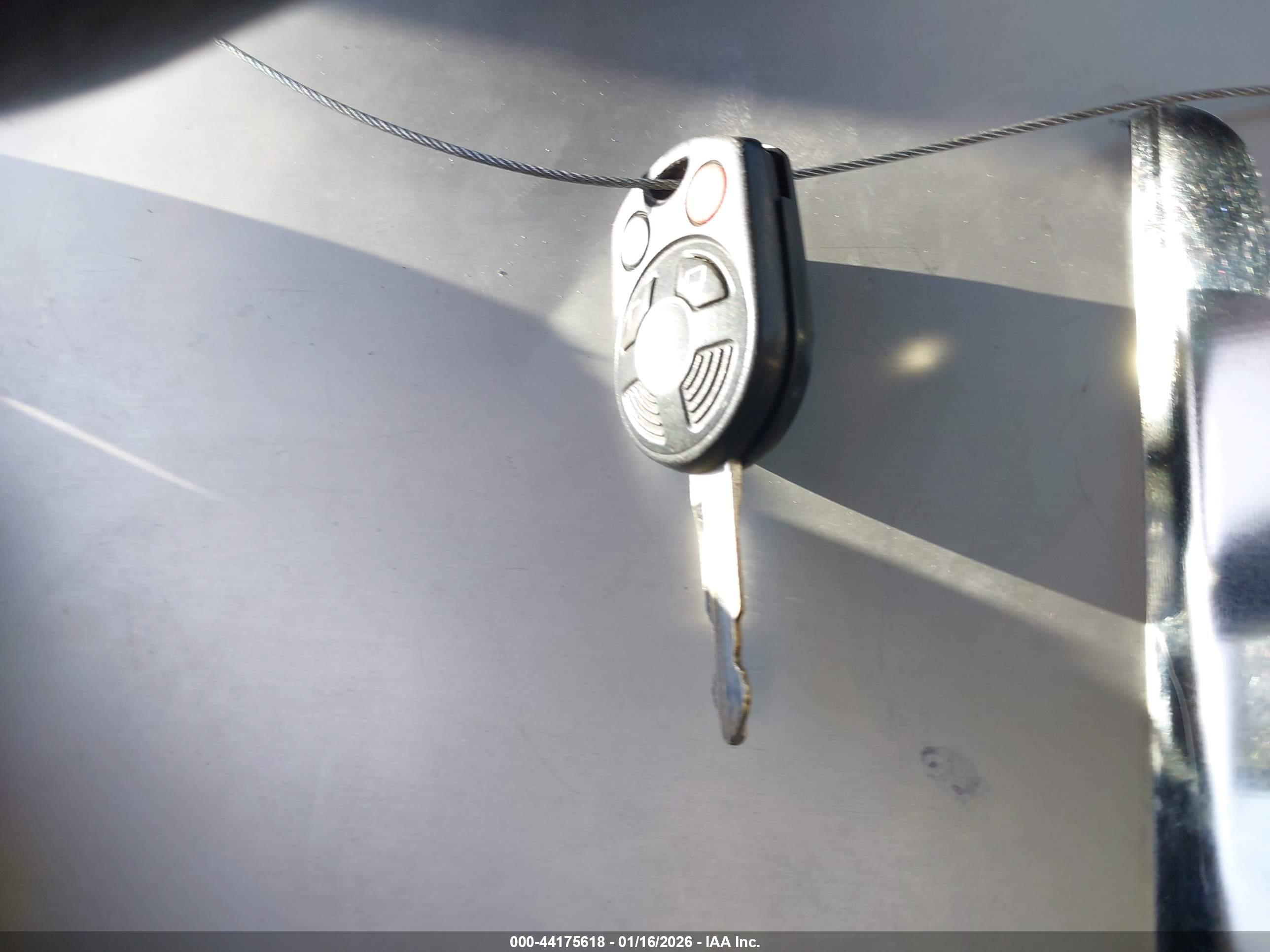FORD FUSION image 11